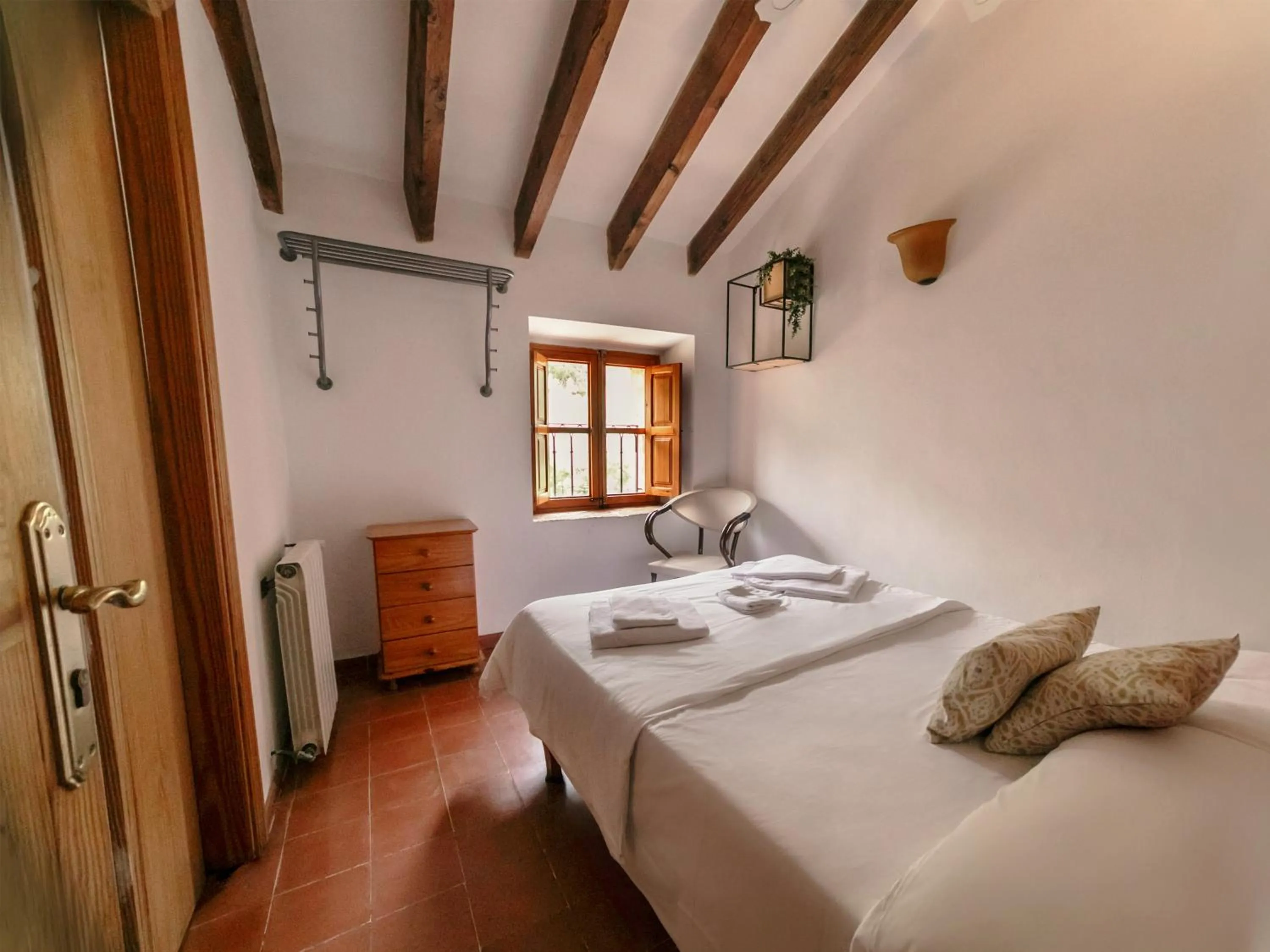 Bedroom, Bed in Petit Hotel Hostatgeria La Victoria