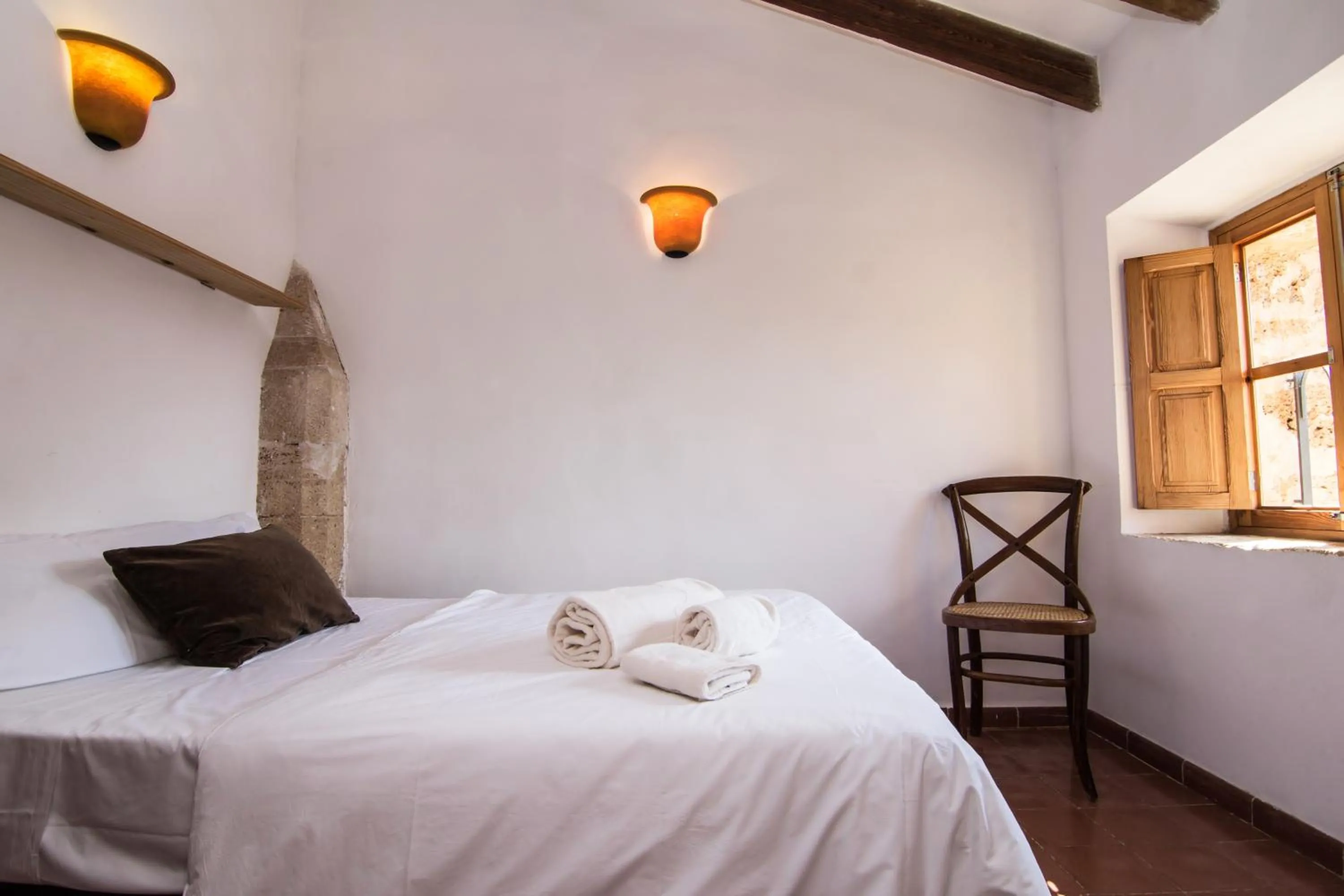 Photo of the whole room, Bed in Petit Hotel Hostatgeria La Victoria