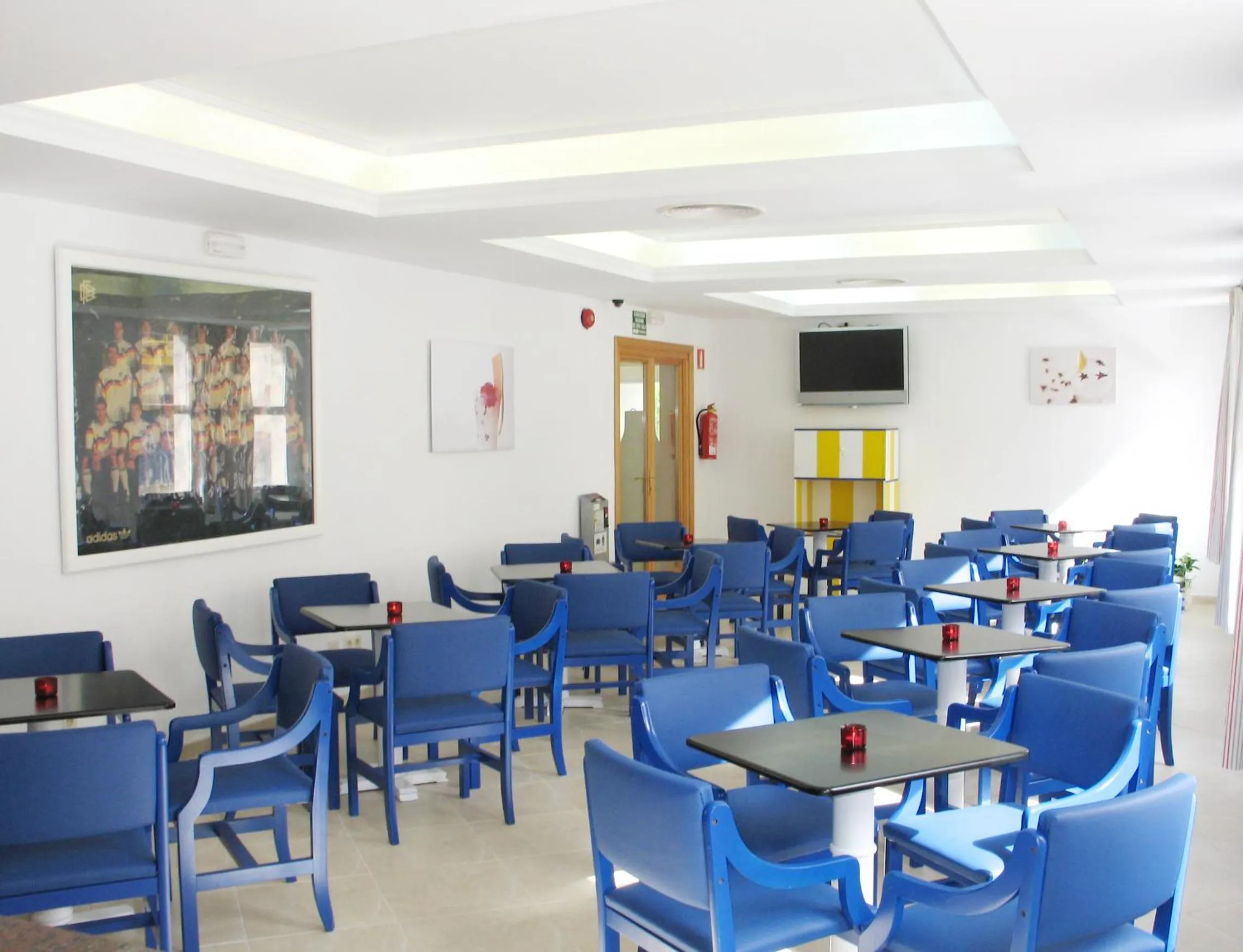 Communal lounge/ TV room in Hotel Bellavista