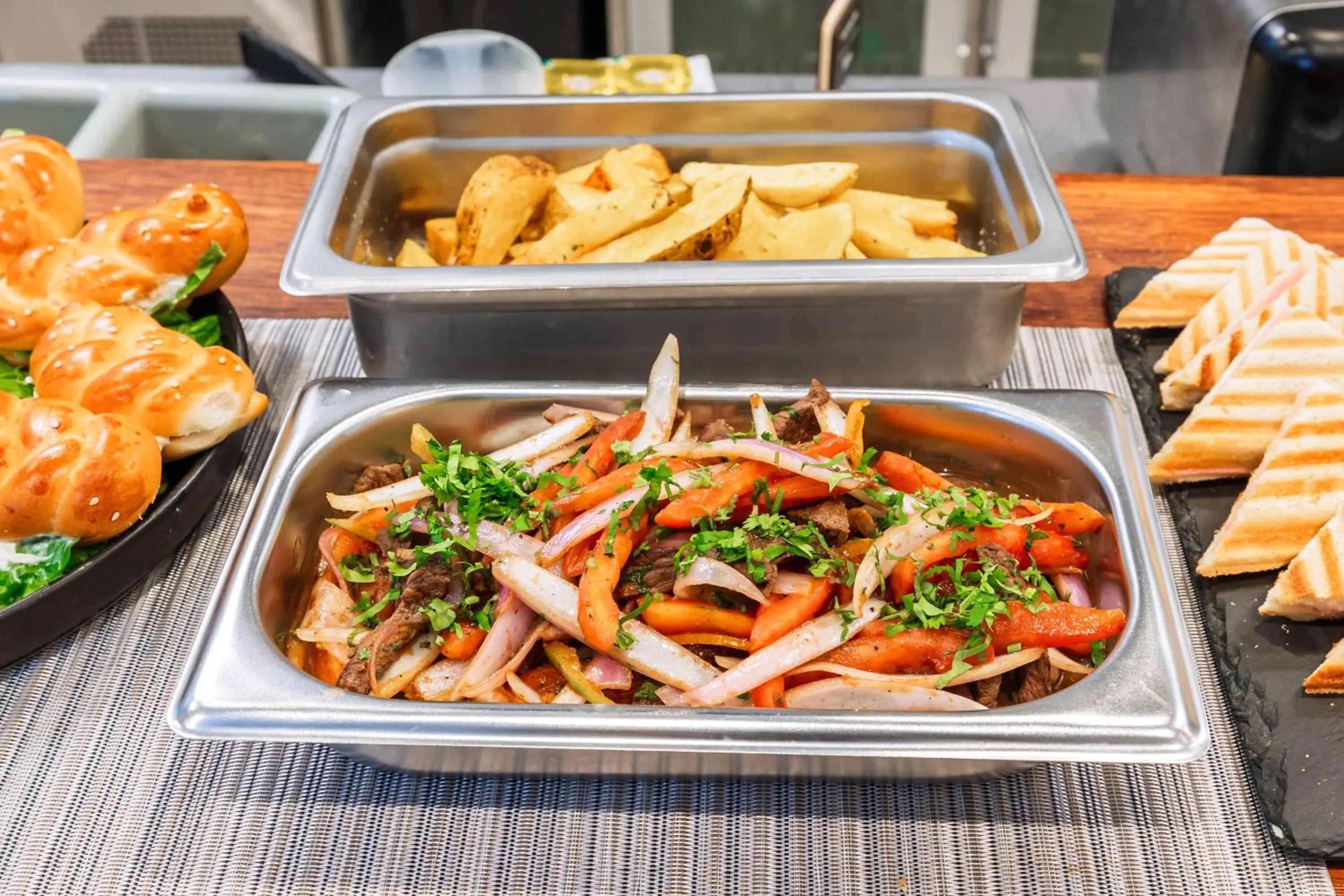 Food and drinks in TARATA BOUTIQUE HOTEL