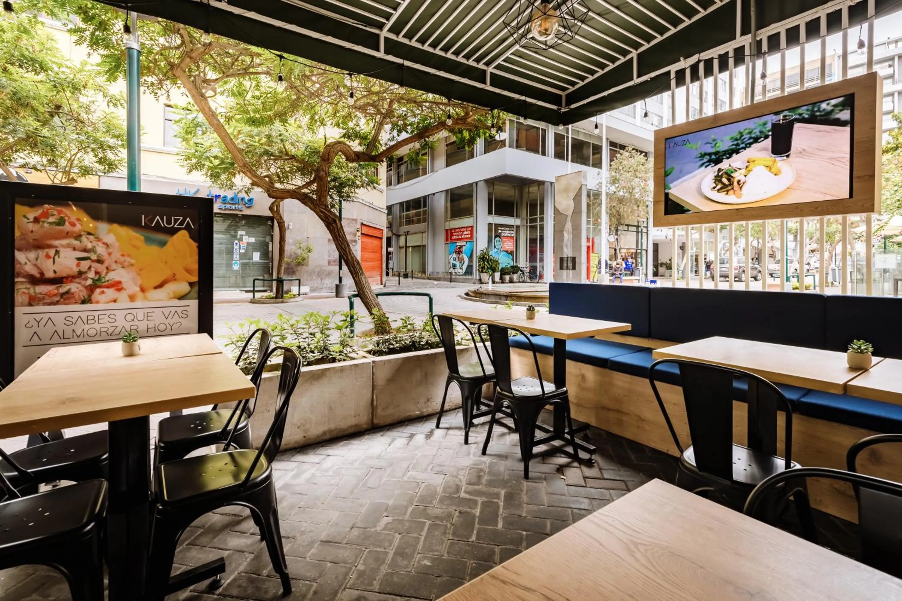 Restaurant/places to eat in TARATA BOUTIQUE HOTEL