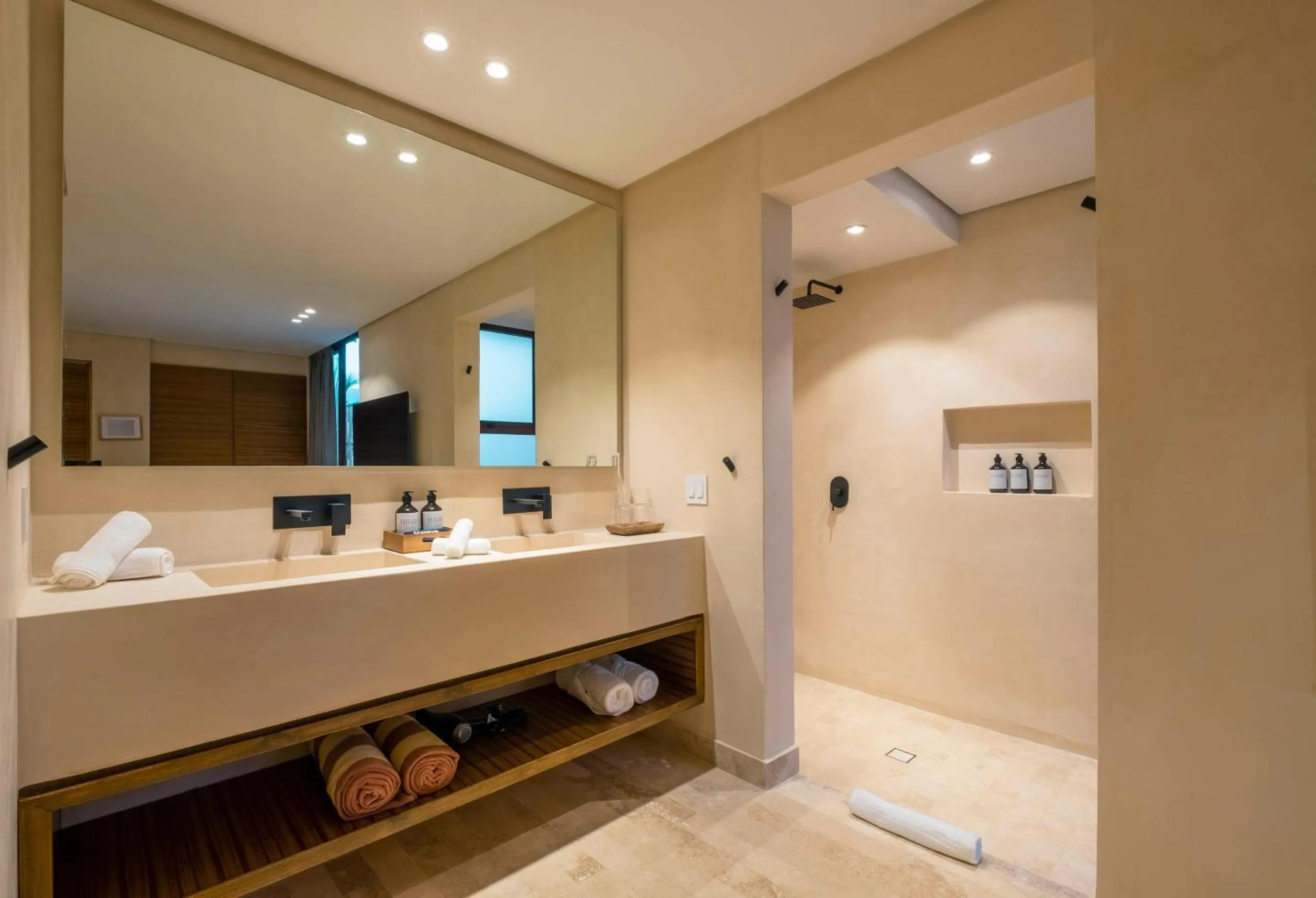 Bathroom in Collection O Faisano Boutique Luxury Hotel, Tulum Beach