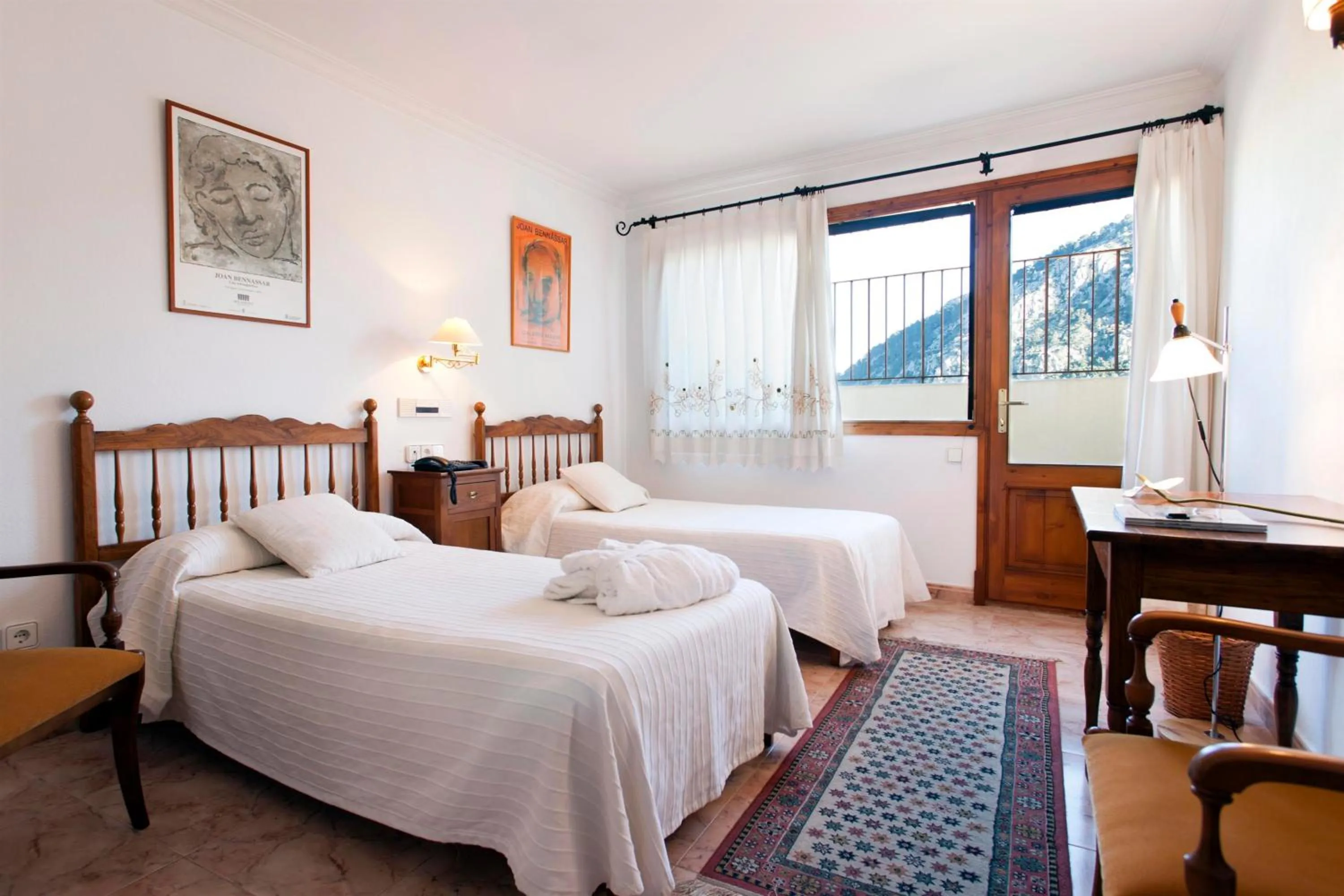 Photo of the whole room, Bed in Juma Historic Hotel