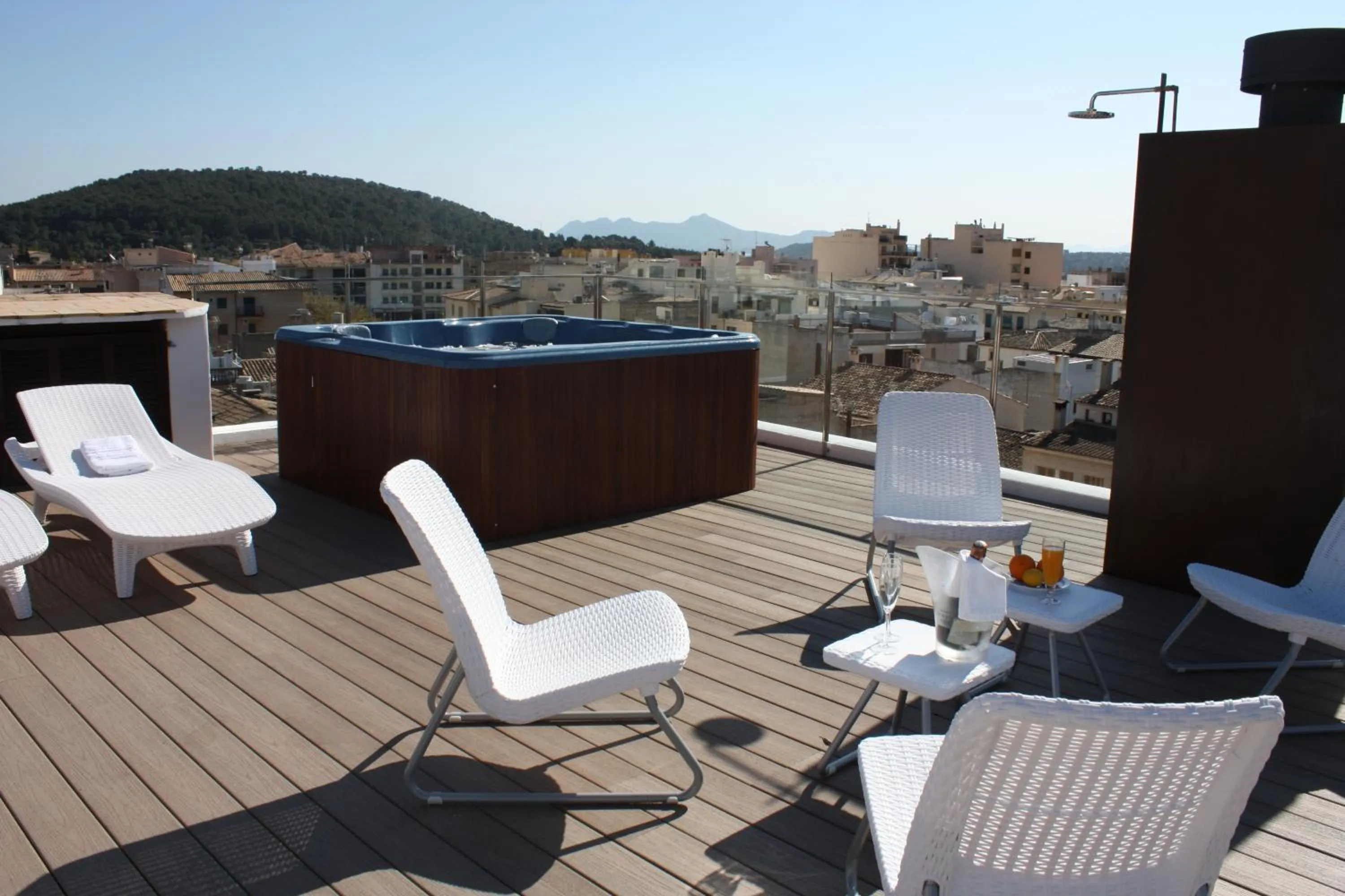 Solarium in Juma Historic Hotel