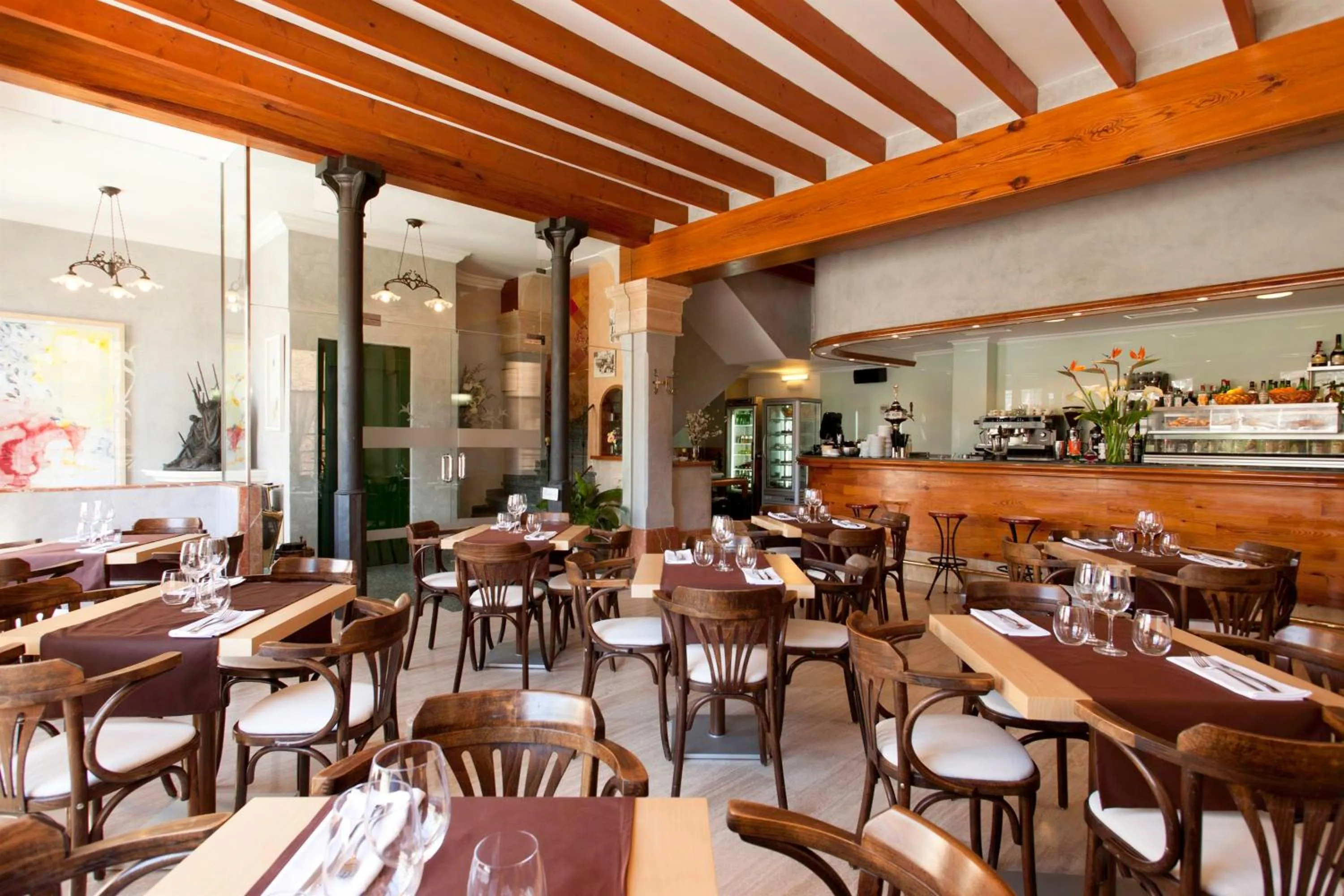 Restaurant/places to eat in Juma Historic Hotel