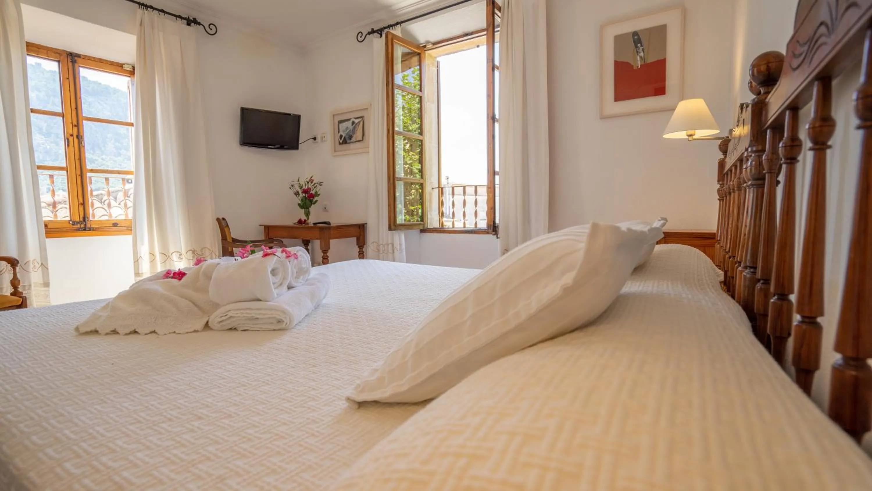 Bedroom, Bed in Juma Historic Hotel