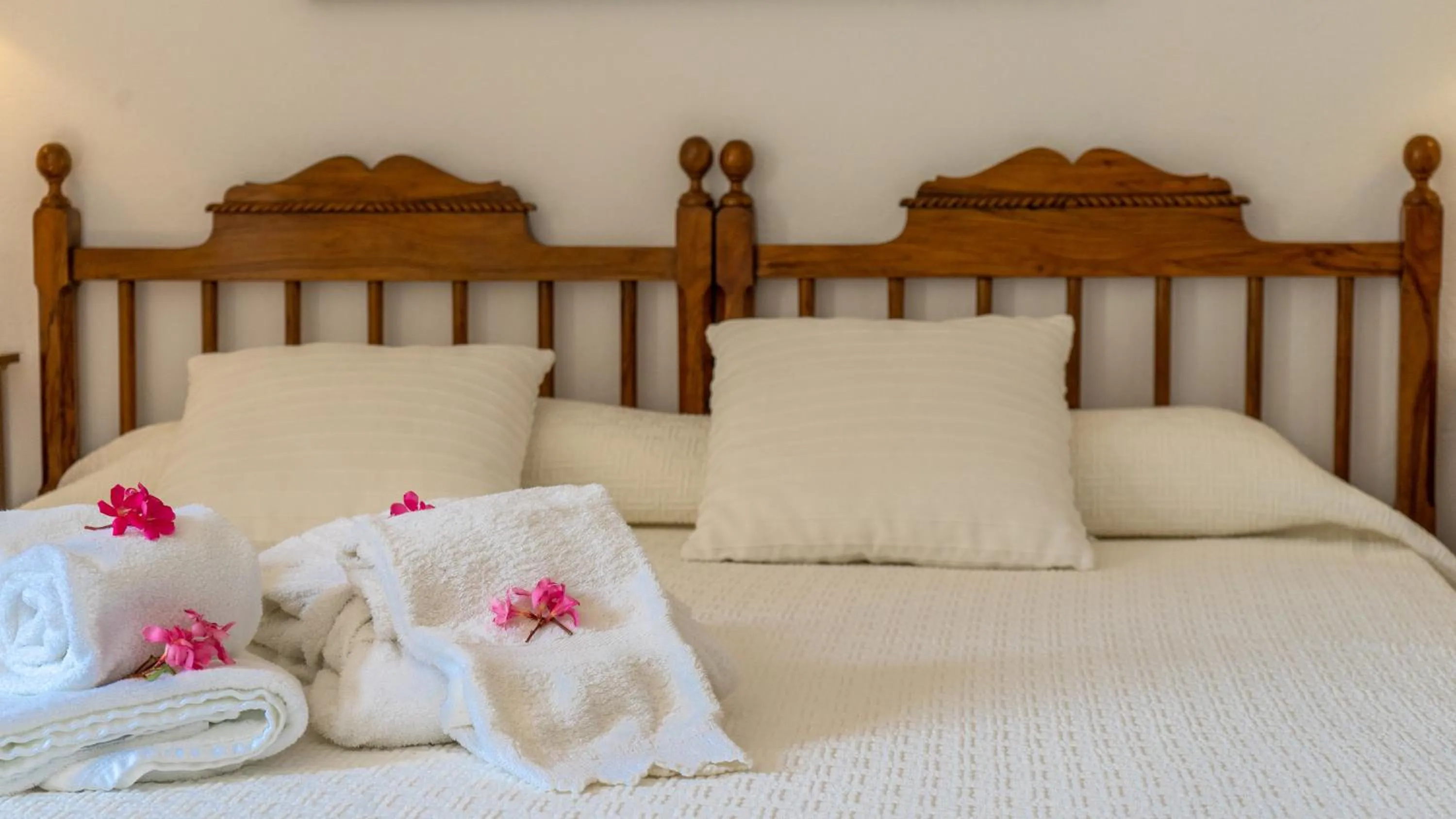 Bedroom, Bed in Juma Historic Hotel