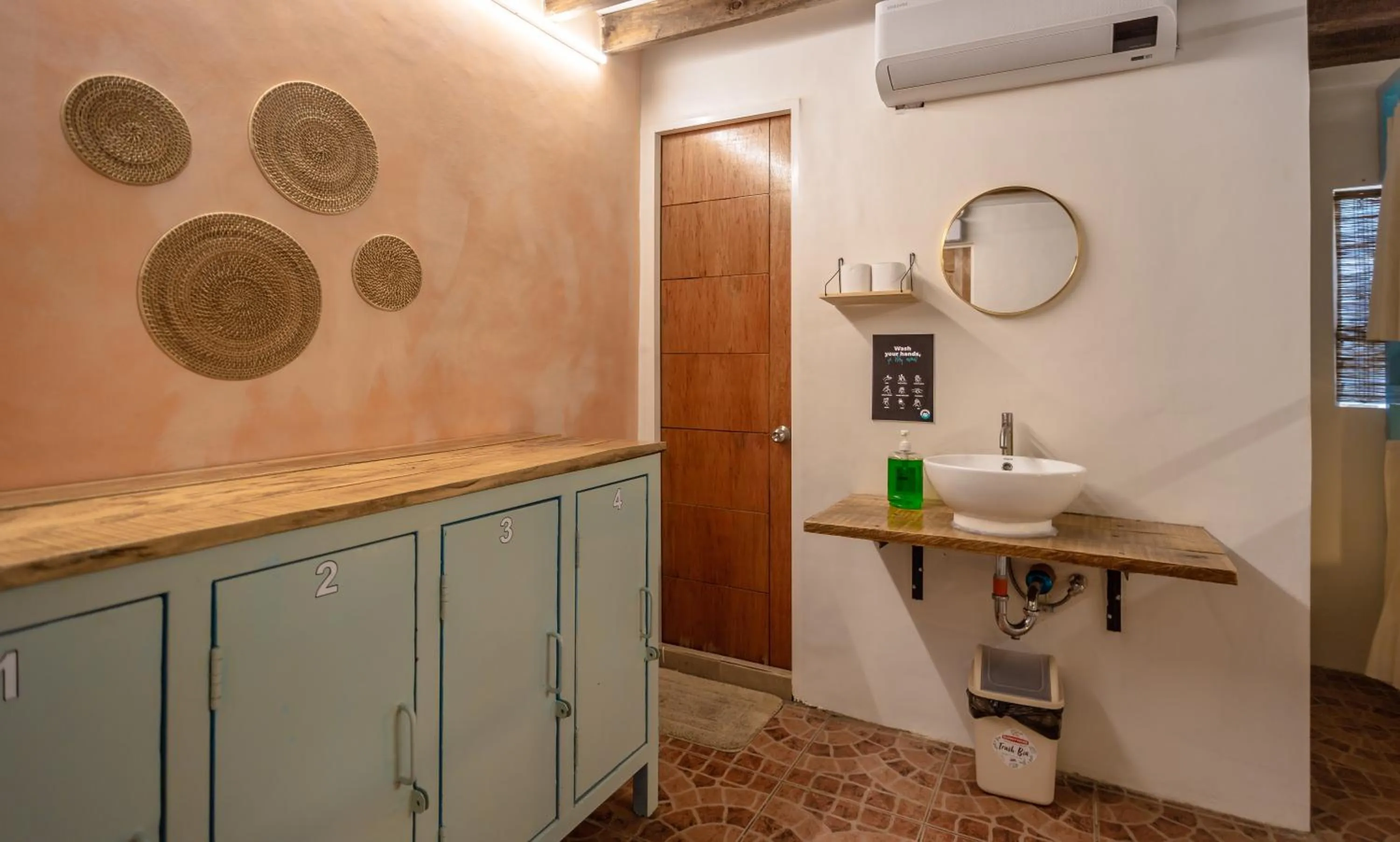 microwave in Mad Monkey Panglao