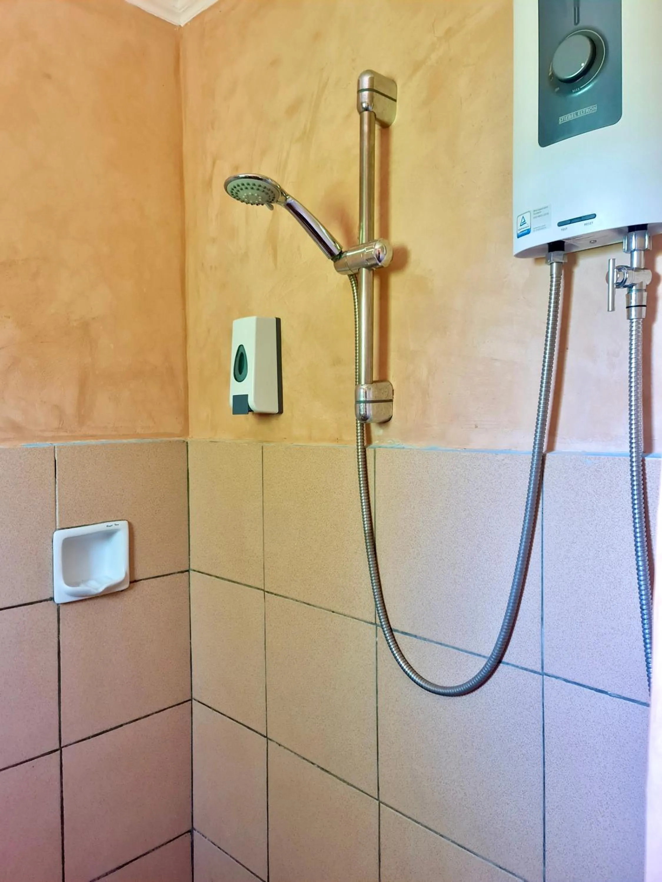 Bathroom in Mad Monkey Panglao