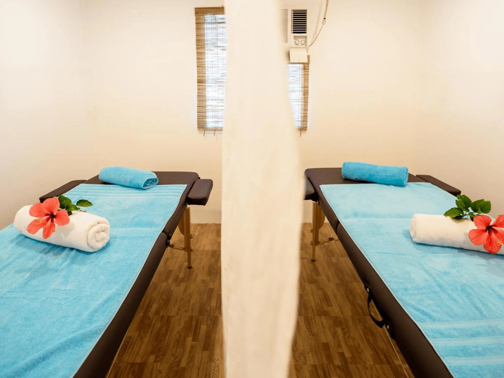 Massage, Bed in Mad Monkey Panglao