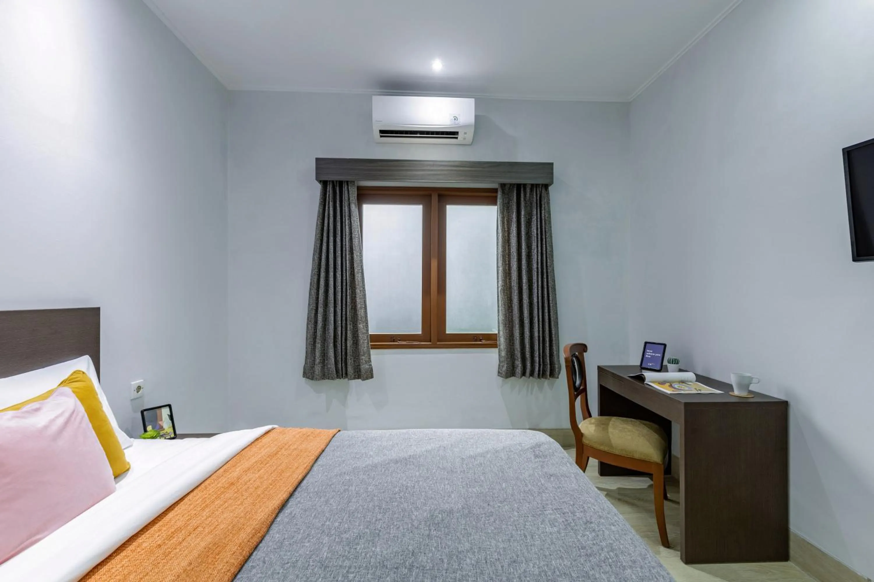 Bedroom, Bed in Cove Matahari Guesthouse Sunset