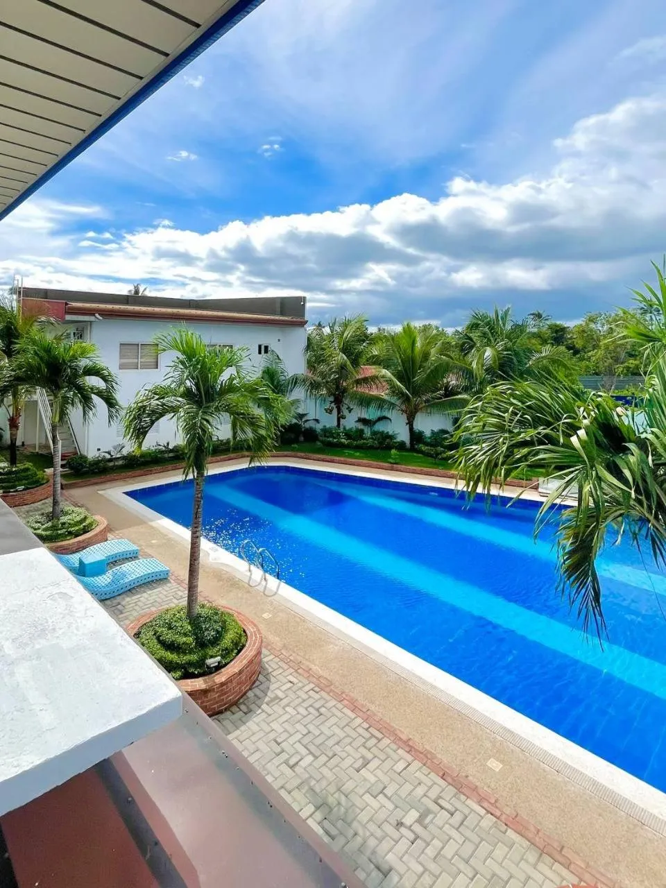 Swimming pool in 라메디 리조트 보홀 Ramede Resort Bohl