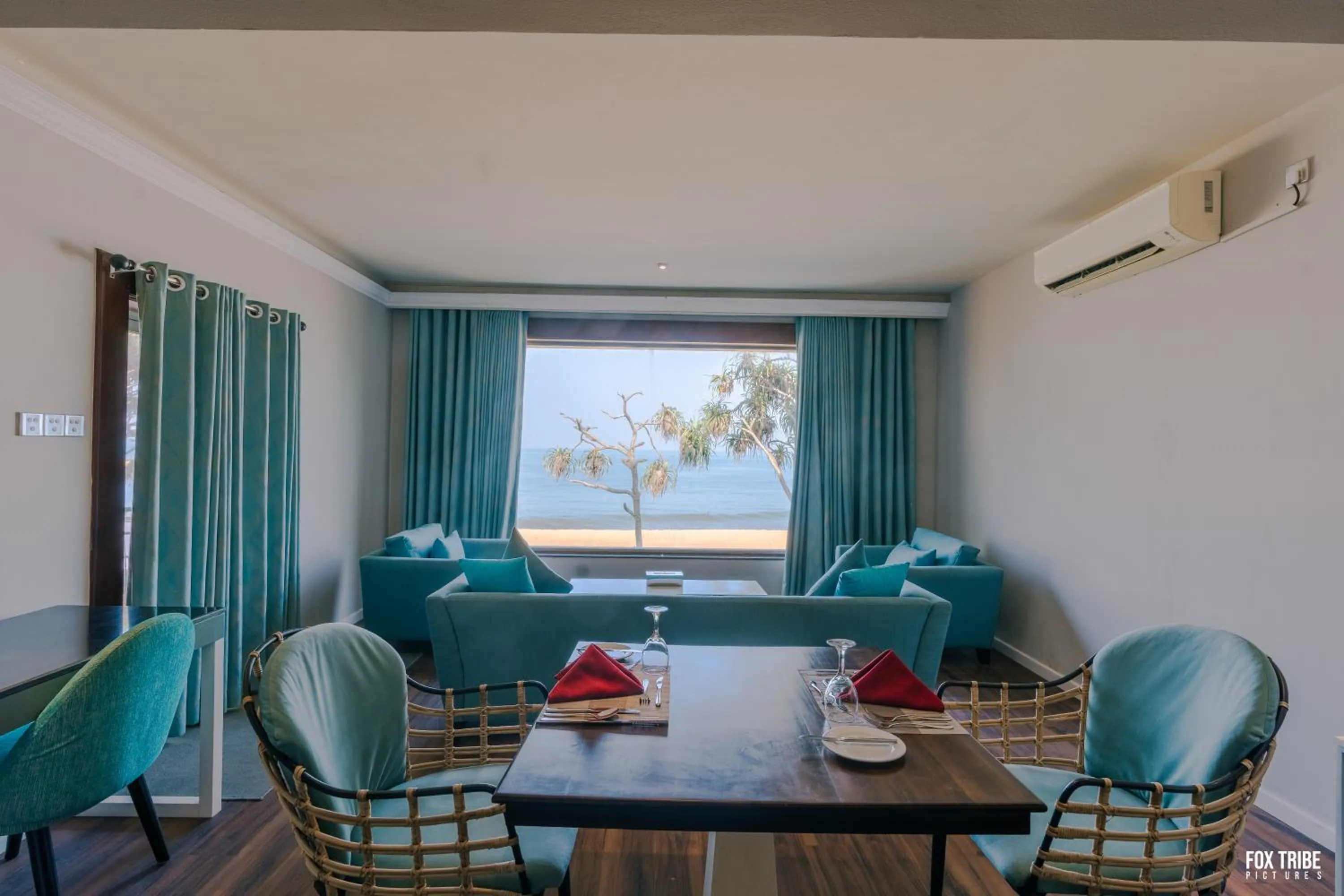 Earl's Regent Negombo "Golden Shore at Your Door - Find Your Dream Stay"