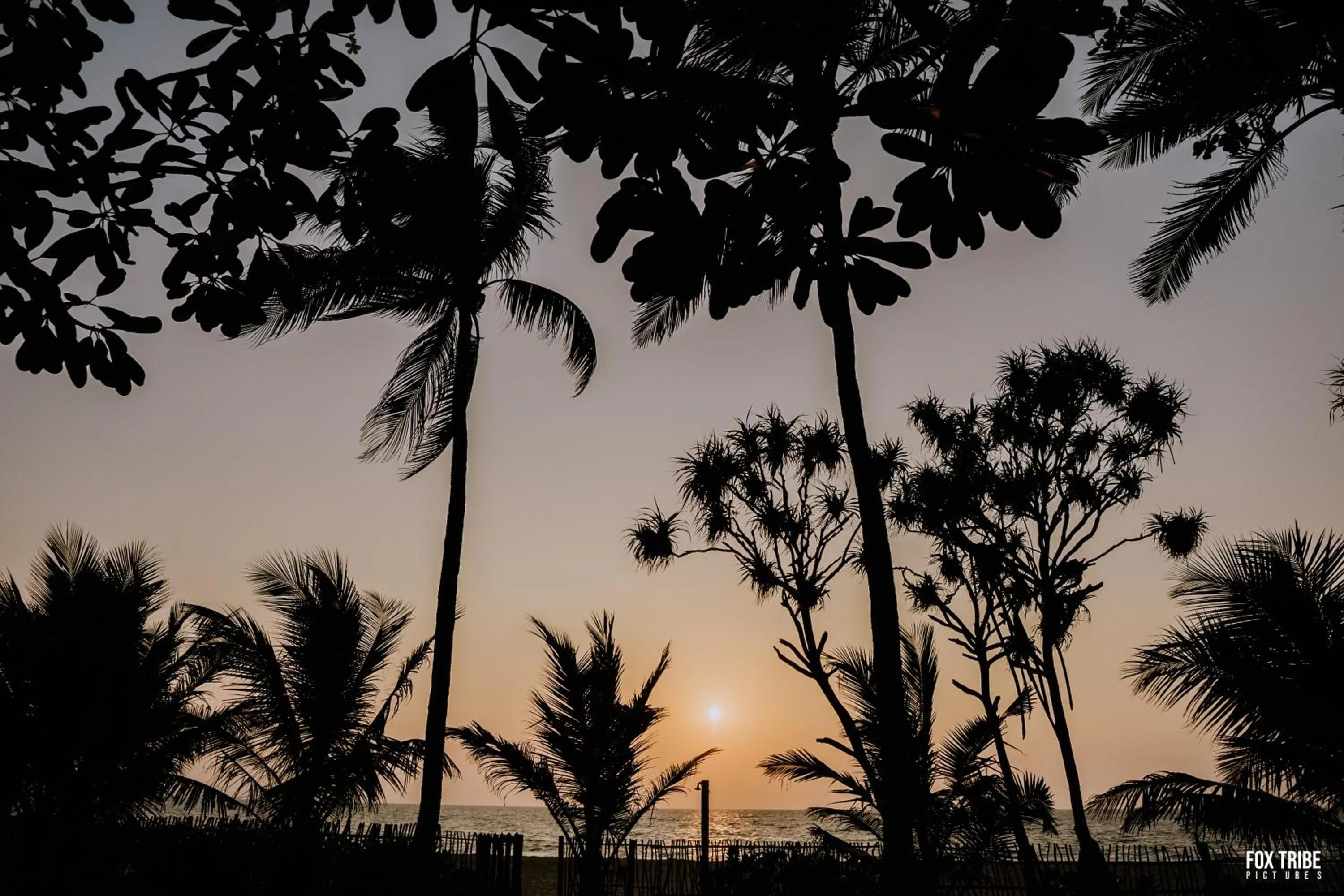 Earl's Regent Negombo "Golden Shore at Your Door - Find Your Dream Stay"