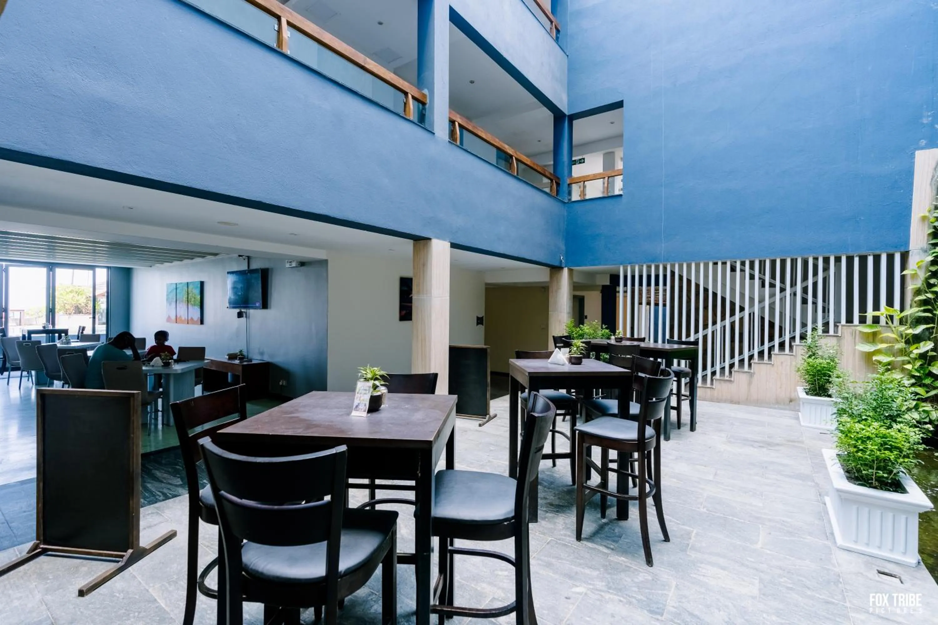 Earl's Regent Negombo "Golden Shore at Your Door - Find Your Dream Stay"