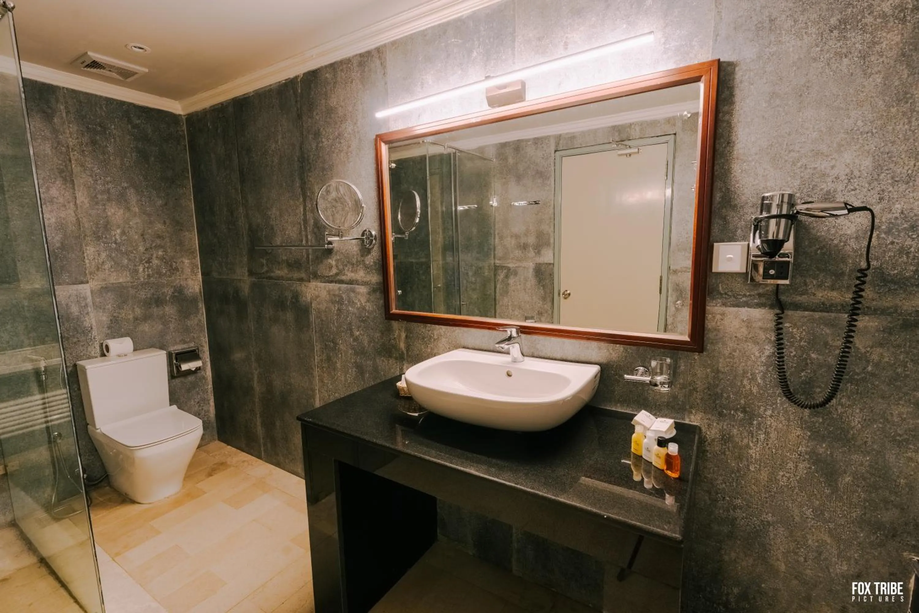 Shower in Earl's Regent Negombo "Golden Shore at Your Door - Find Your Dream Stay"