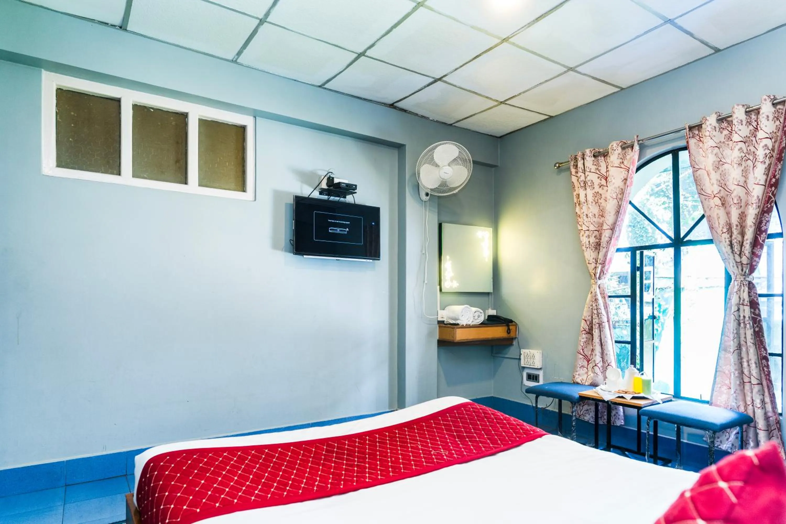 Bed in Sparrow Juniper Tree 2 min walk To Mg Marg