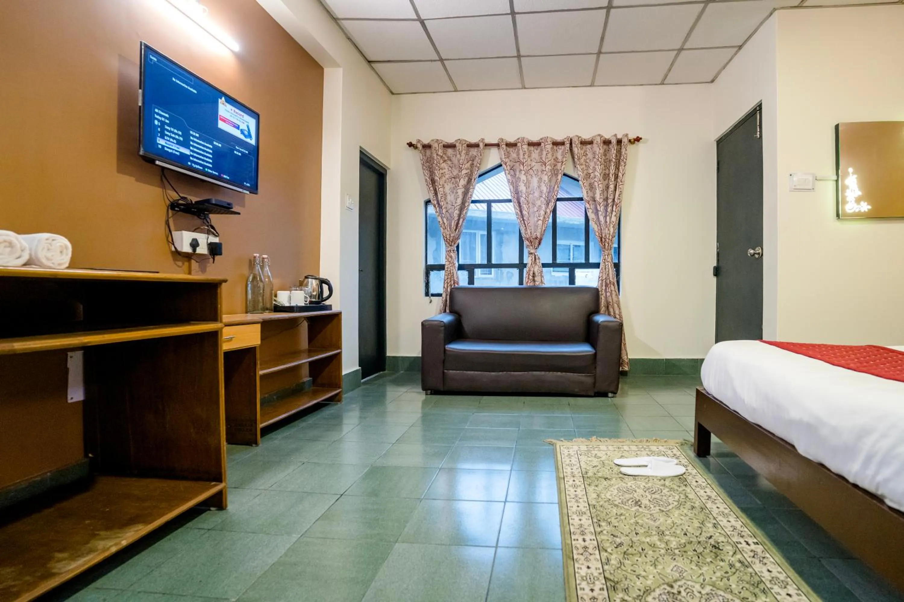 Bed in Sparrow Juniper Tree 2 min walk To Mg Marg