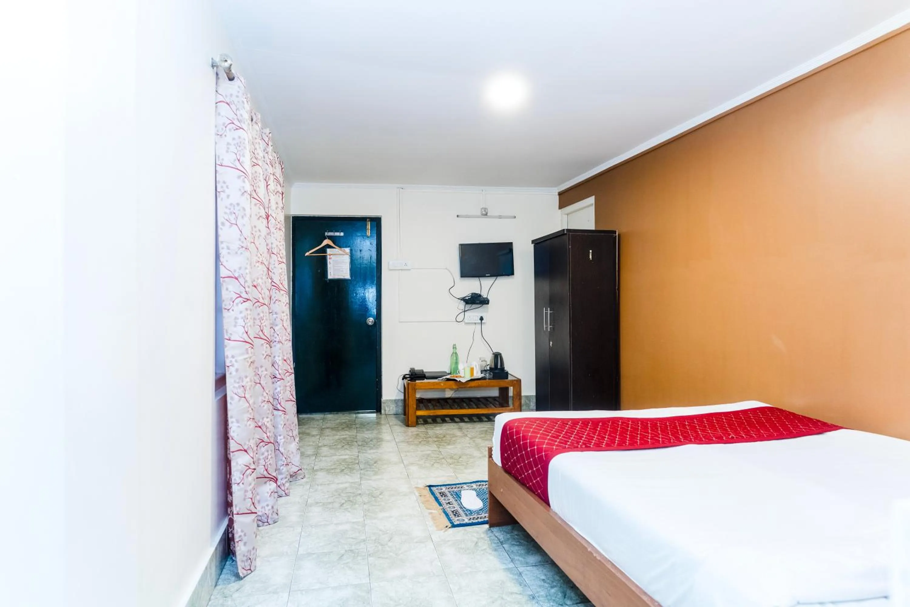 Bed in Sparrow Juniper Tree 2 min walk To Mg Marg