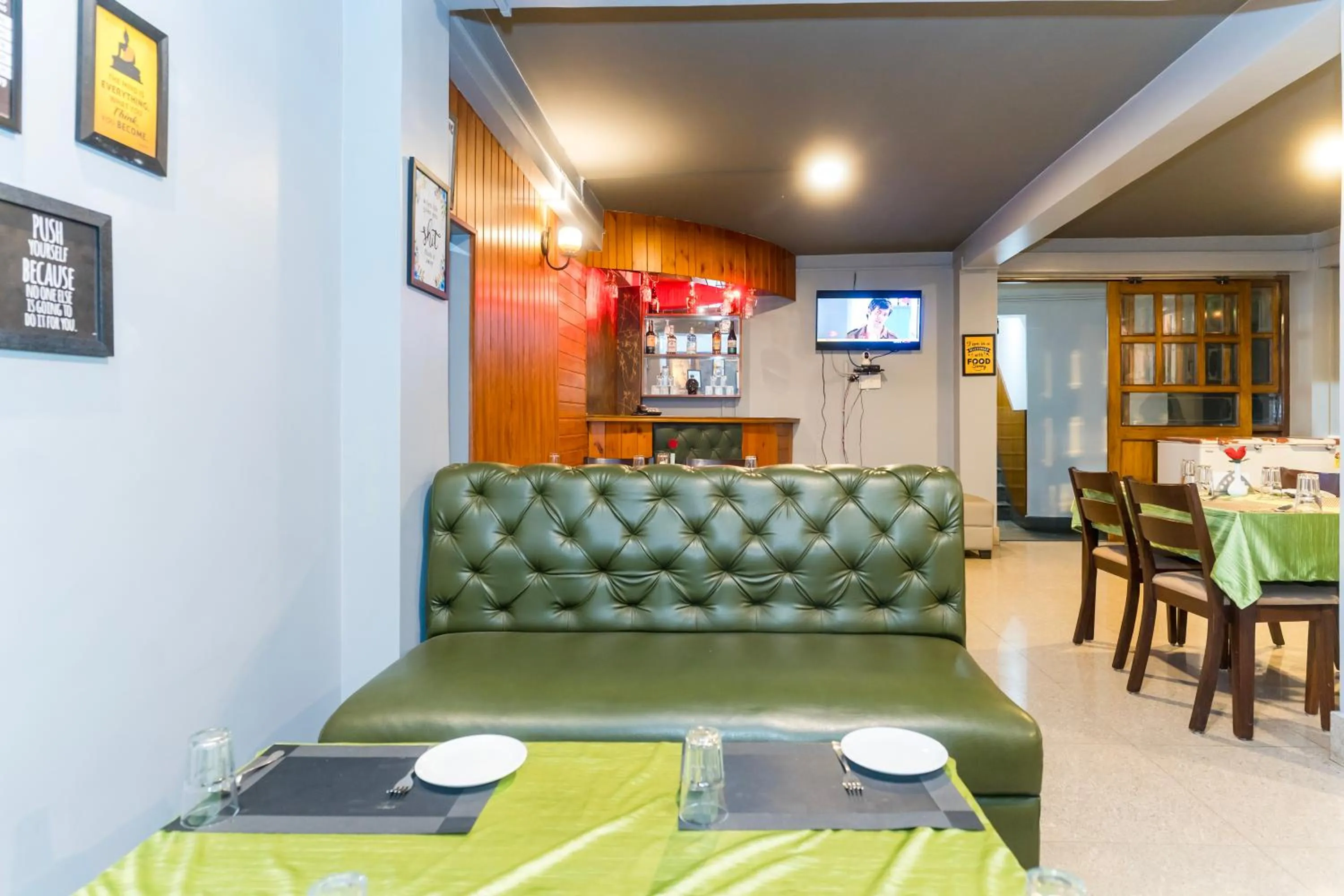 Dining area in Sparrow Juniper Tree 2 min walk To Mg Marg