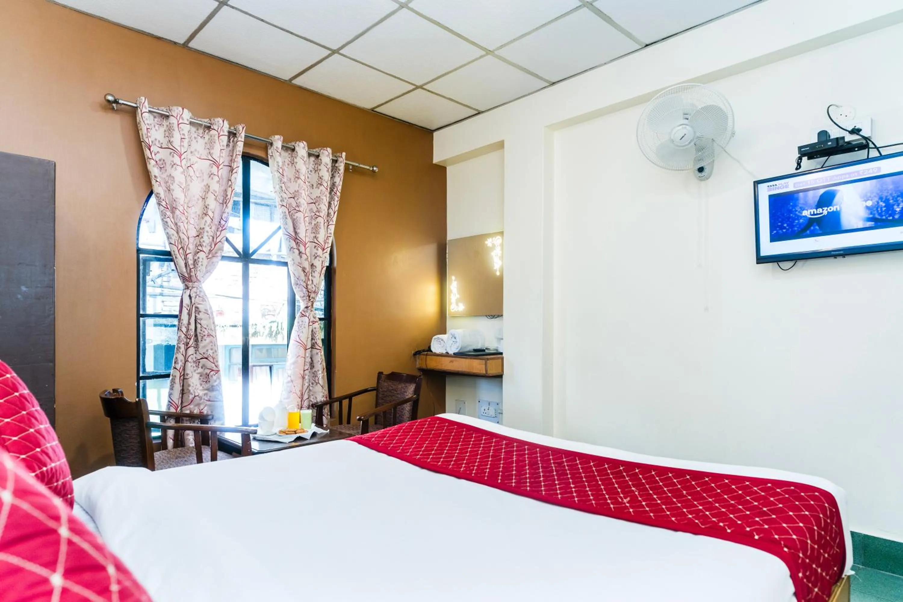 Bed in Sparrow Juniper Tree 2 min walk To Mg Marg