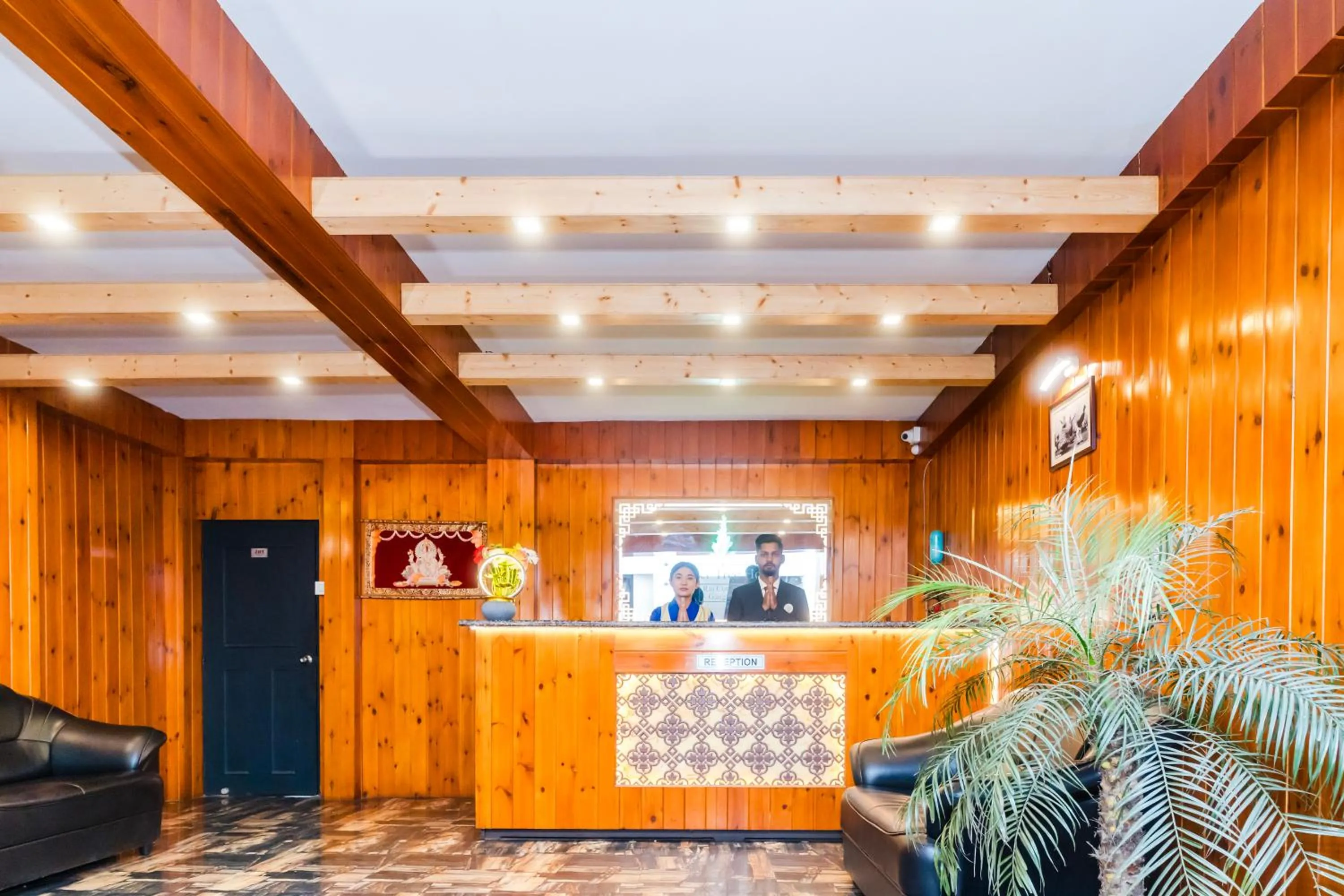 Lobby or reception in Sparrow Juniper Tree 2 min walk To Mg Marg