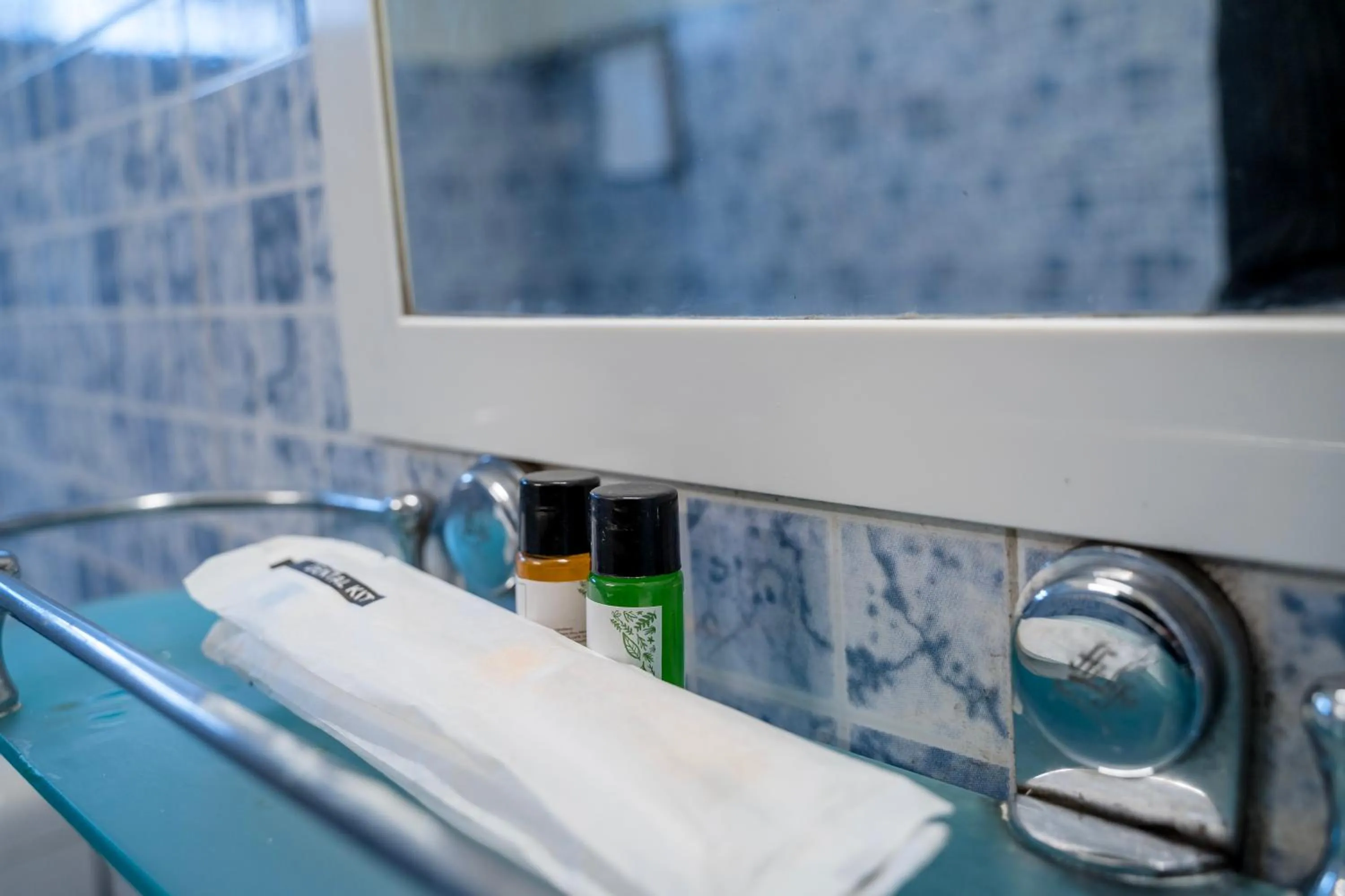 Bathroom in Sparrow Juniper Tree 2 min walk To Mg Marg