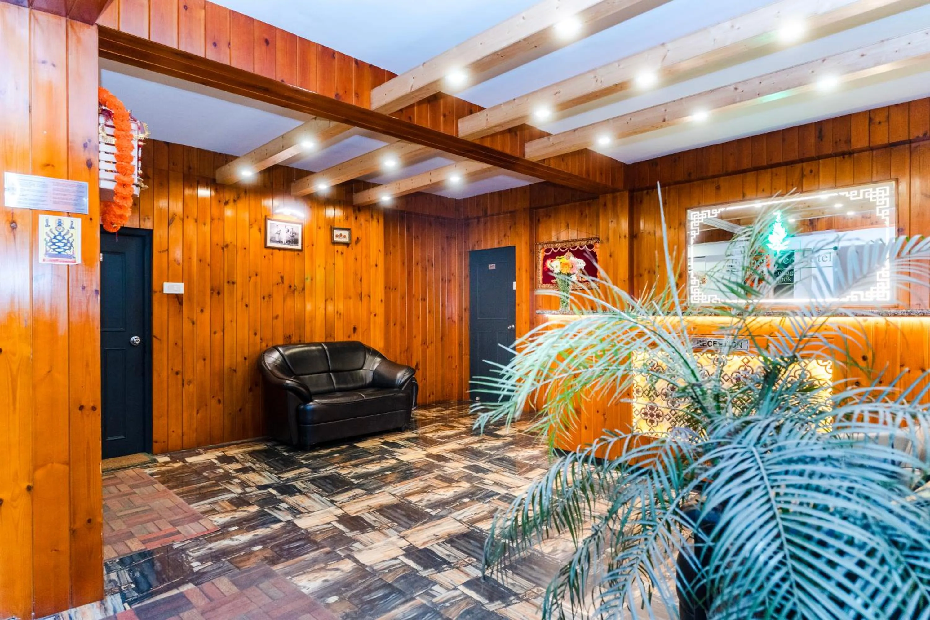 Lobby or reception in Sparrow Juniper Tree 2 min walk To Mg Marg