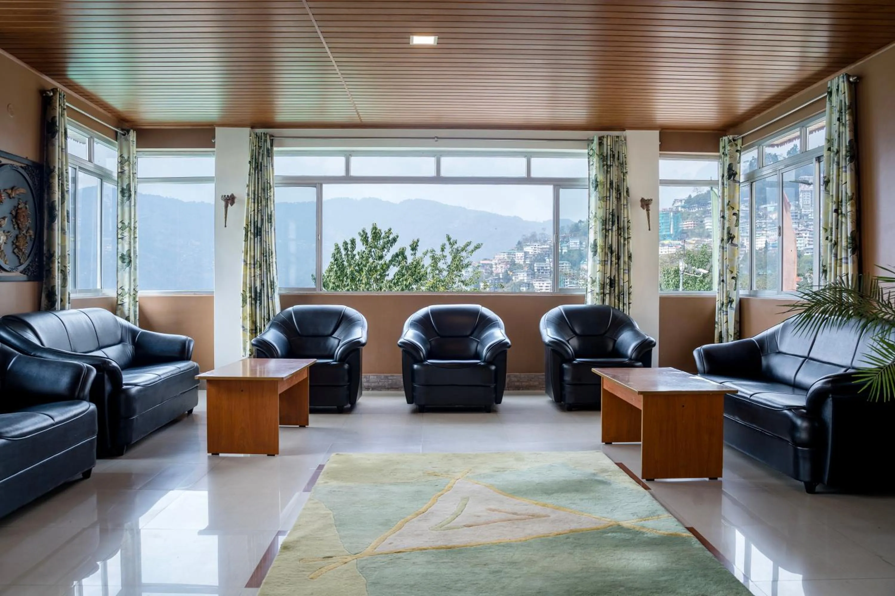 Meeting/conference room in Sparrow Juniper Tree 2 min walk To Mg Marg