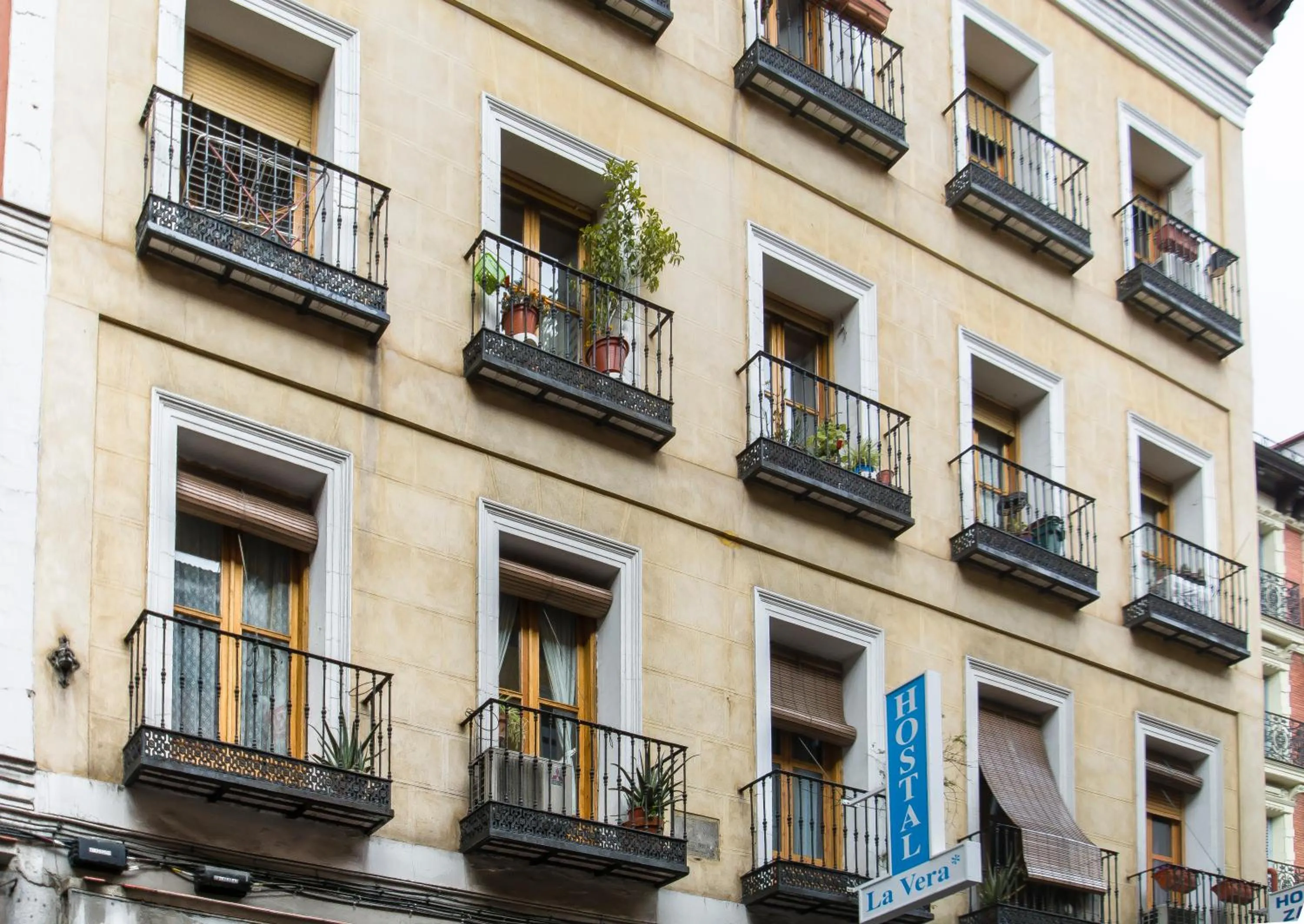 Facade/entrance in Hostal La Vera