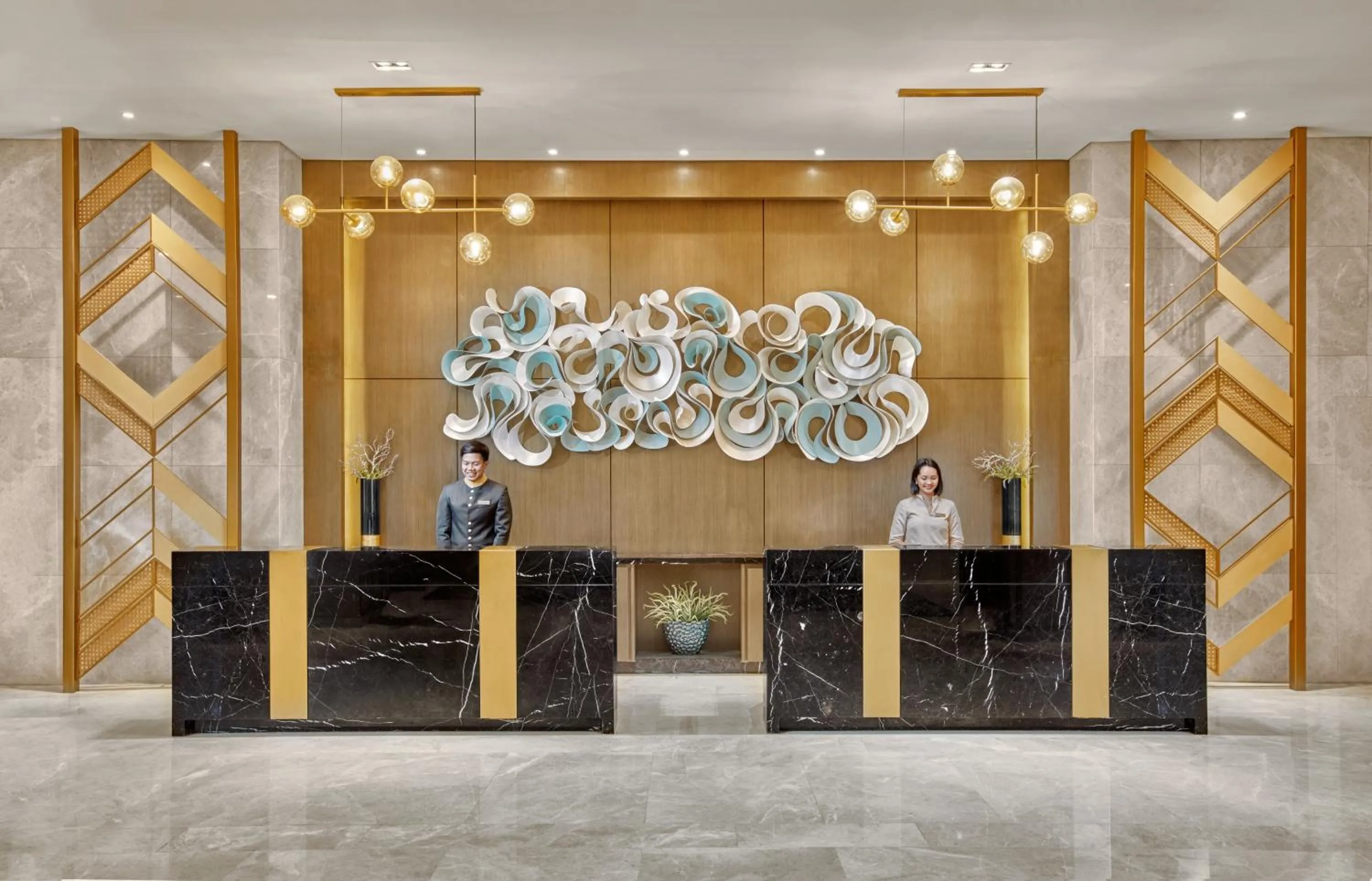 Lobby or reception in Mercure Mactan Cebu