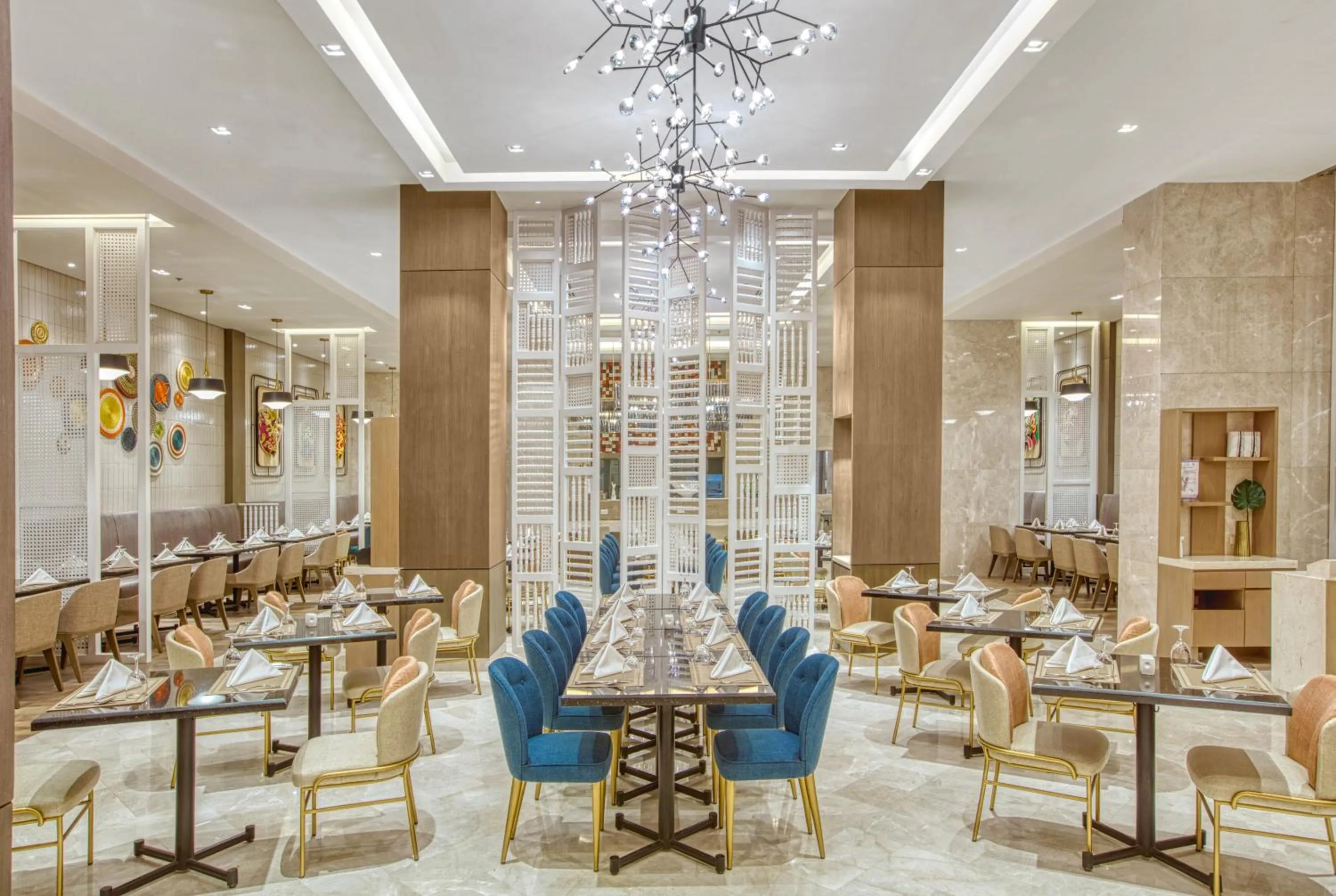 Restaurant/places to eat in Mercure Mactan Cebu