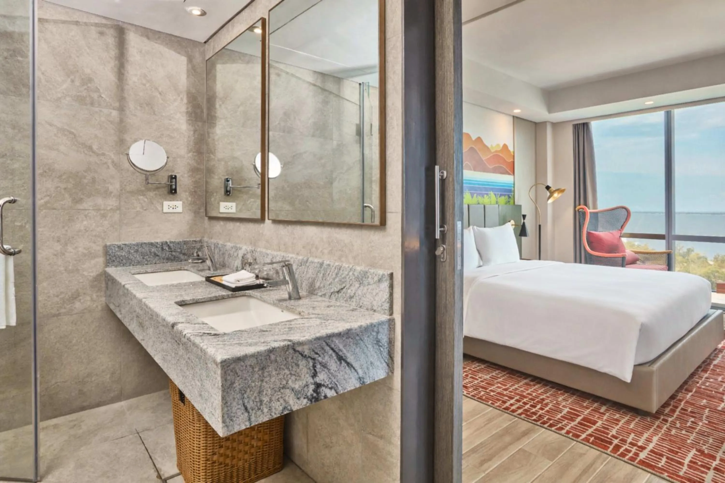 Bathroom, Bed in Mercure Mactan Cebu