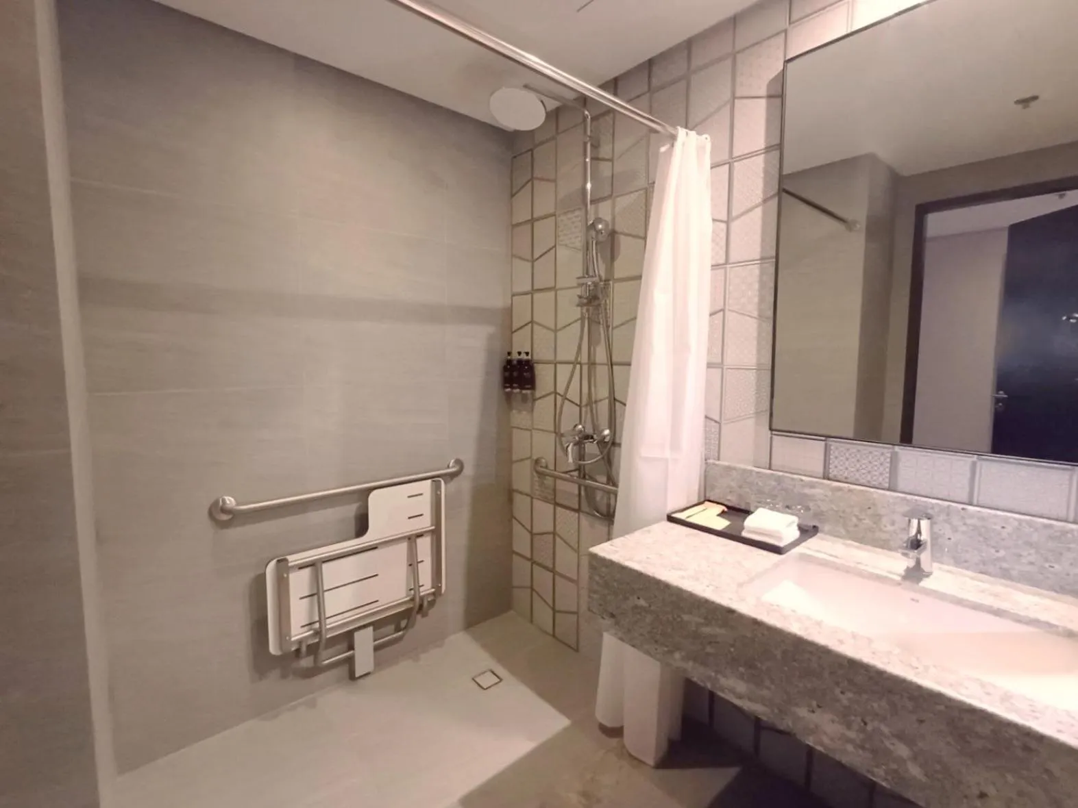 Bathroom in Mercure Mactan Cebu