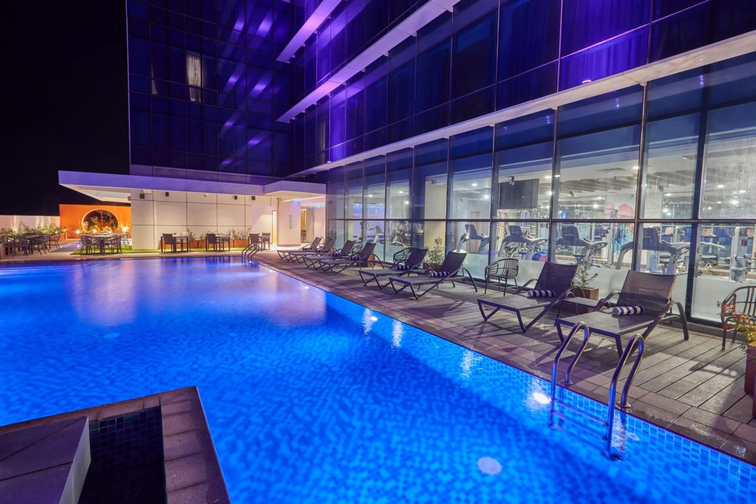 Pool view in Mercure Mactan Cebu