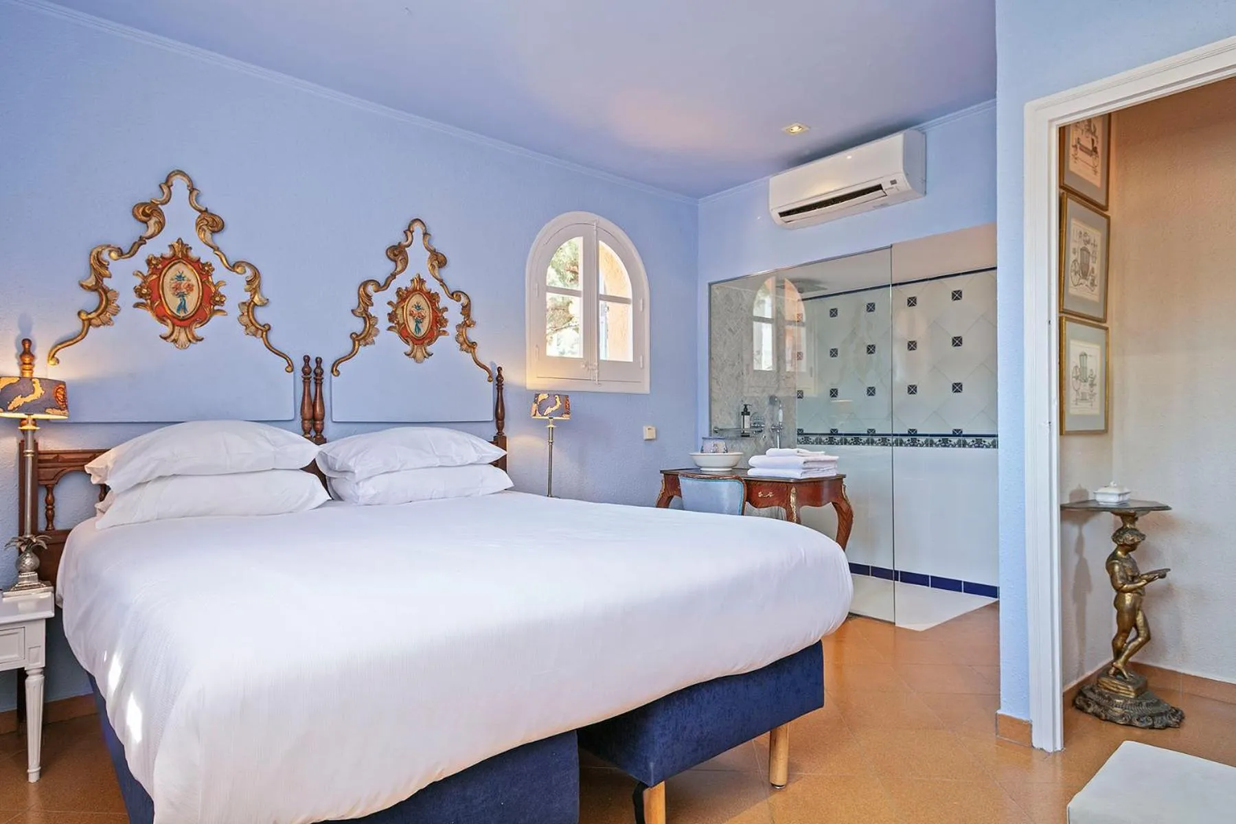 Bed in Van der Valk Hotel Barcarola