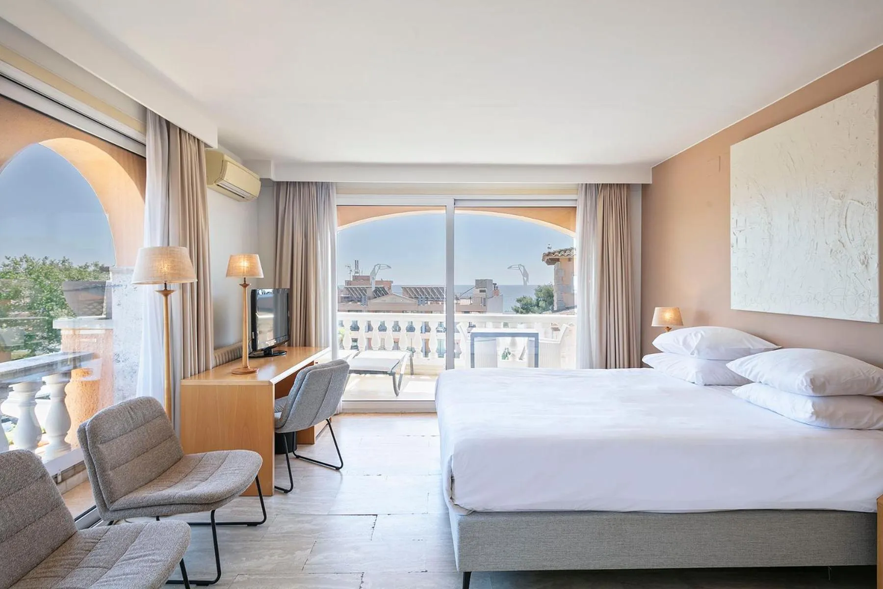 Bedroom, Bed in Van der Valk Hotel Barcarola