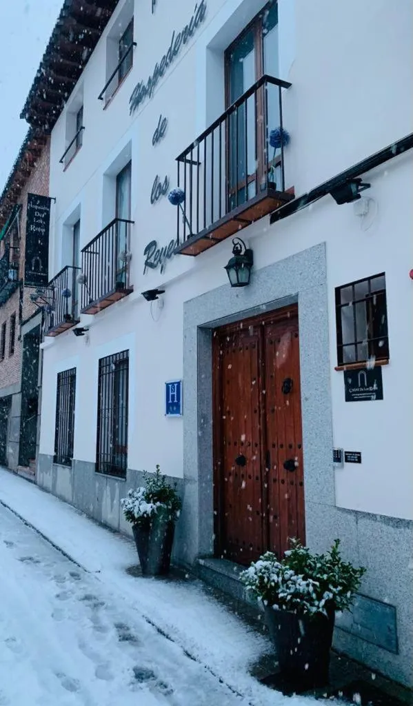 Facade/entrance in Alda Casa De Los Reyes