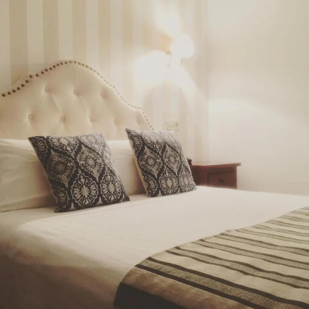 Photo of the whole room, Bed in Alda Casa De Los Reyes