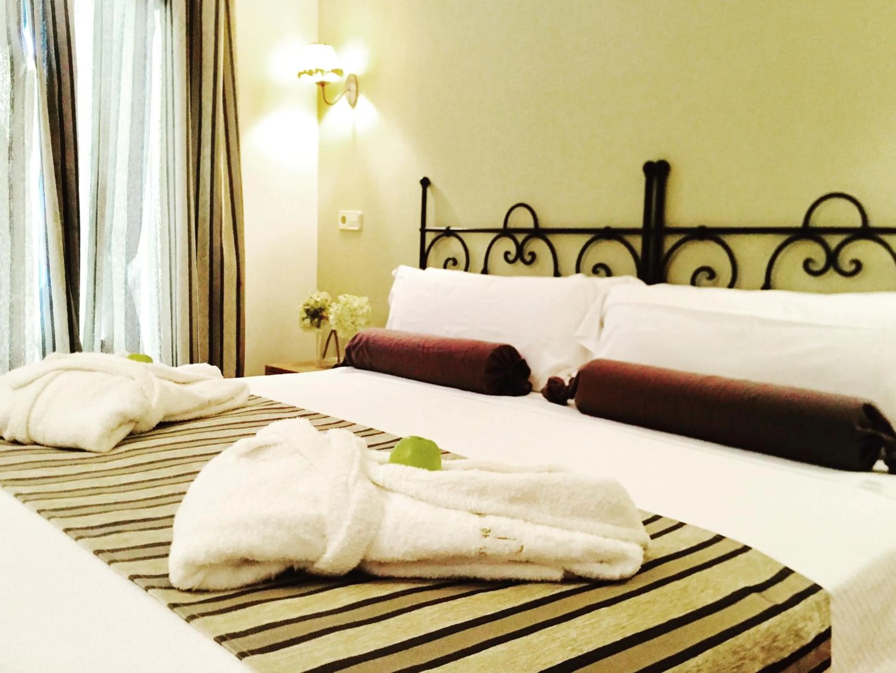 Decorative detail, Bed in Alda Casa De Los Reyes