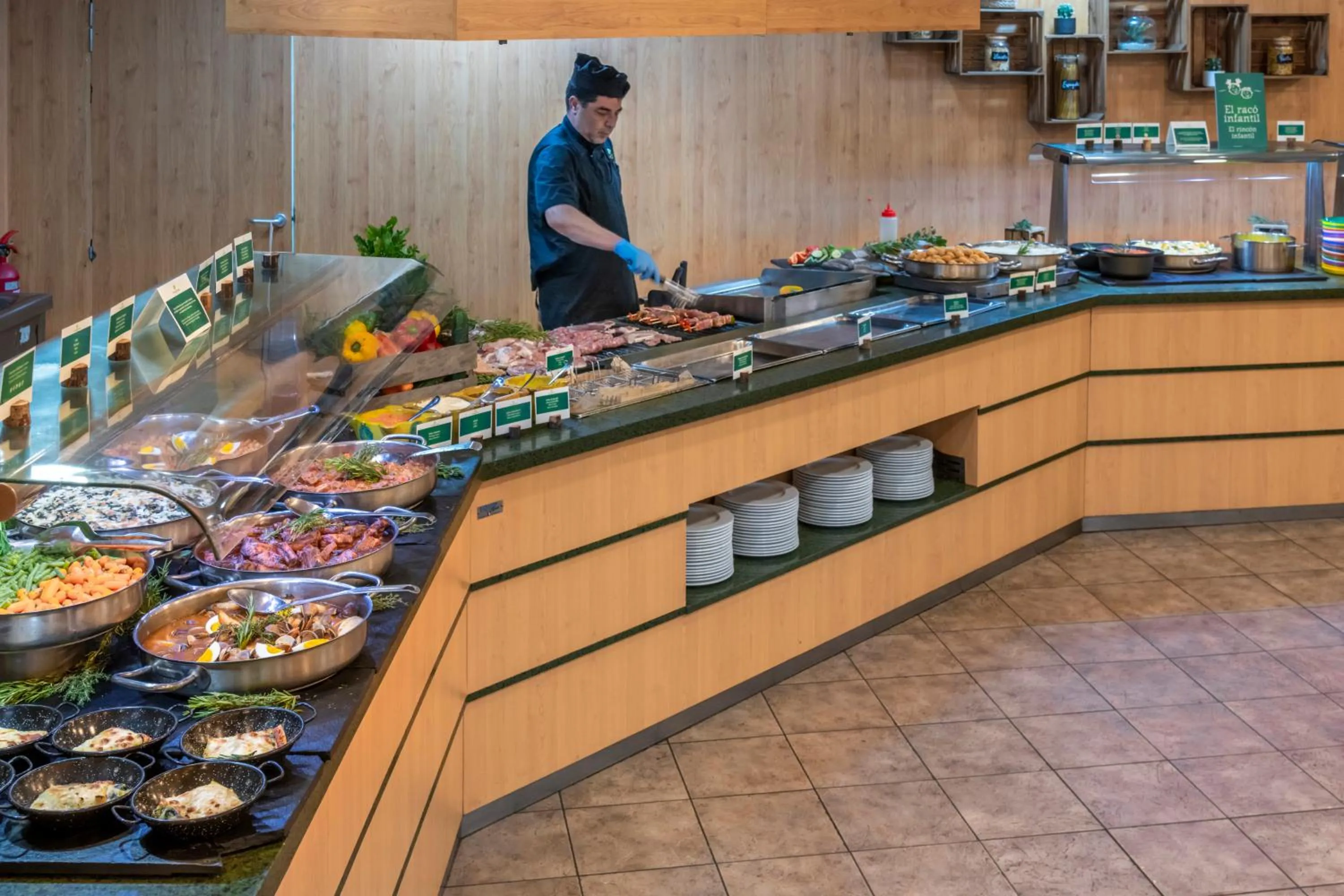 Restaurant/places to eat in Vilar Rural De Sant Hilari Sacalm by Serhs Hotels