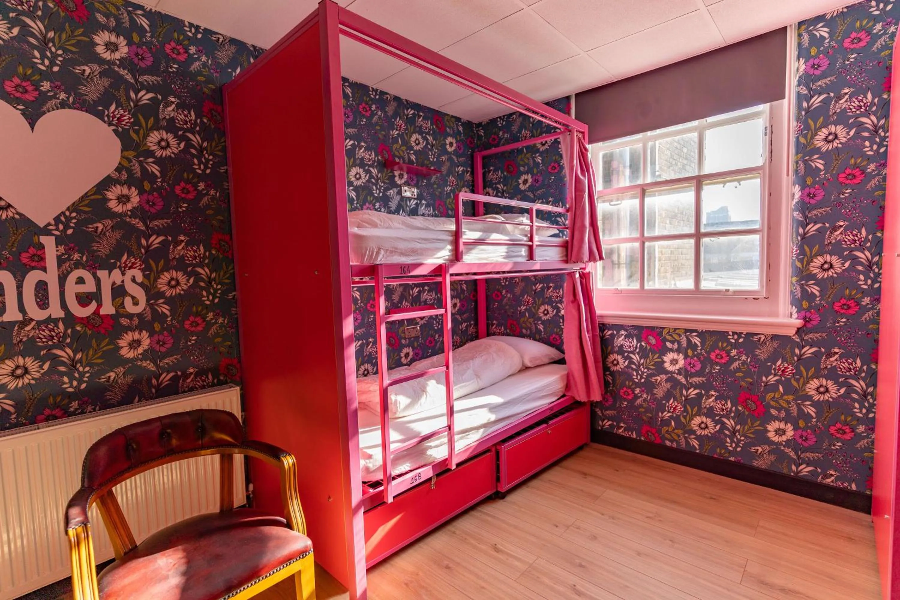 Bedroom, Bed in Hostelle - women only hostel London