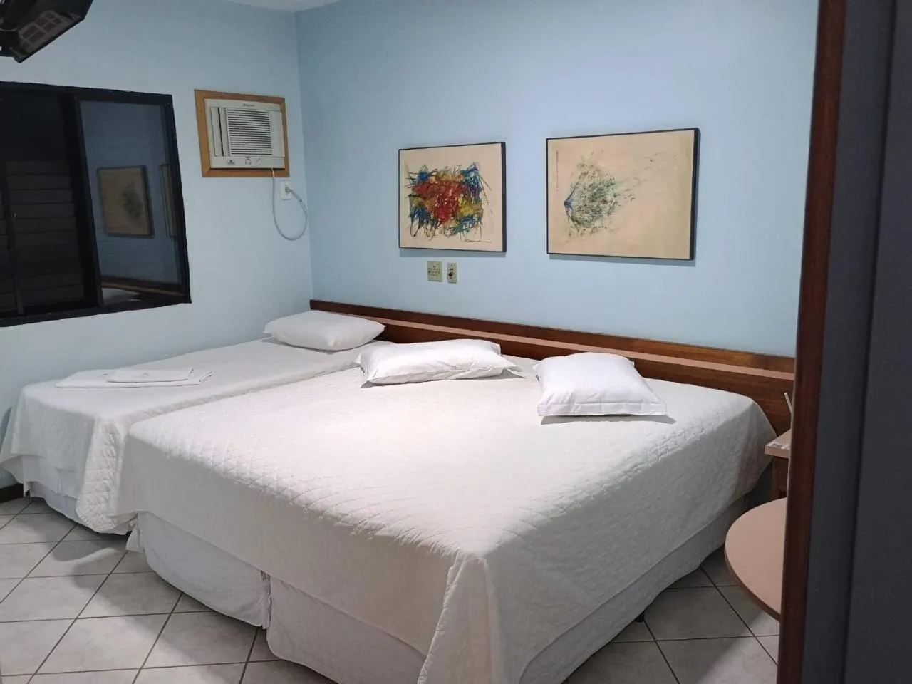 Bedroom, Bed in Alpes Hotel