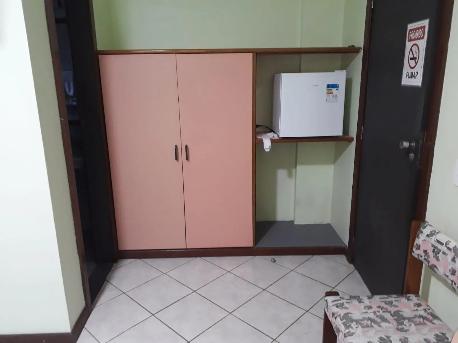 wardrobe in Alpes Hotel