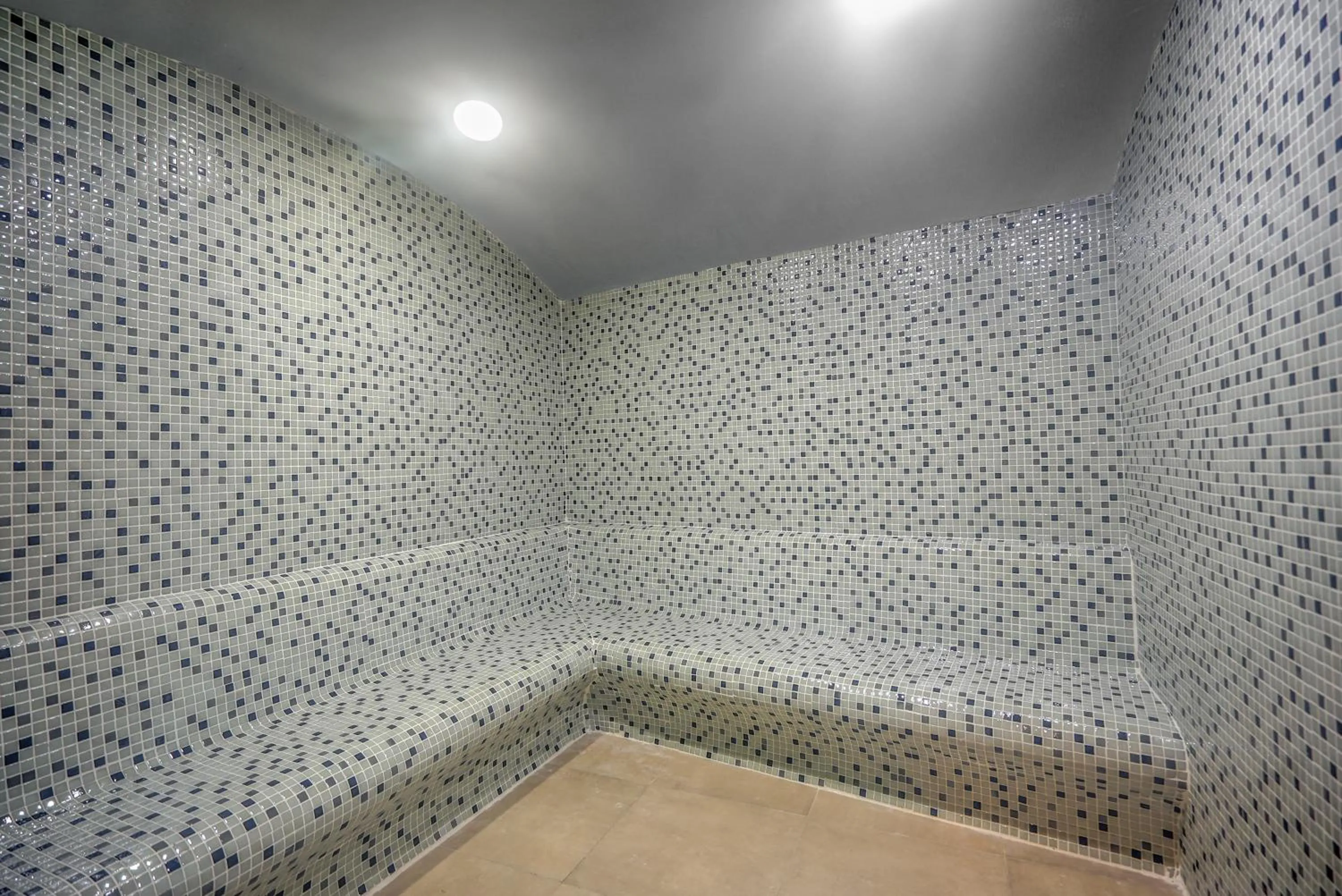 Steam room in Lupo Libero Hotel Spa