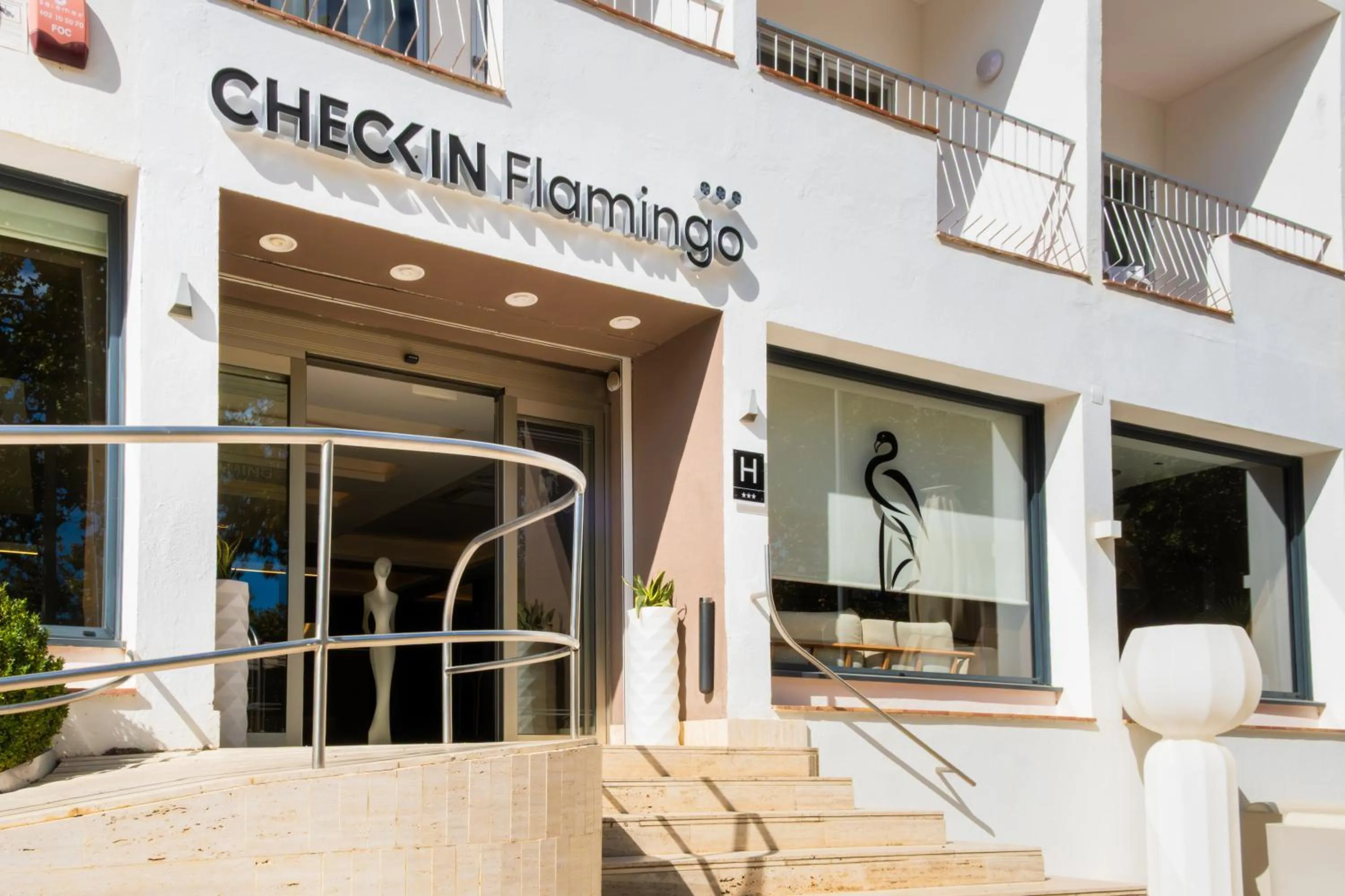 Facade/entrance in Checkin Flamingo