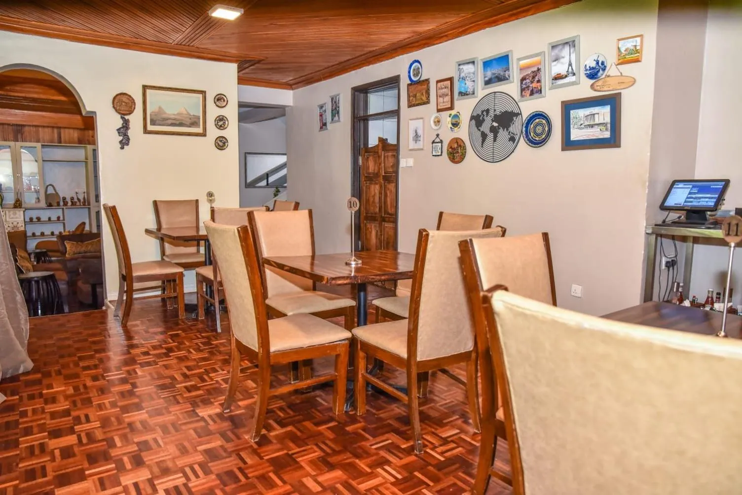 Restaurant/places to eat in Cozy Stead