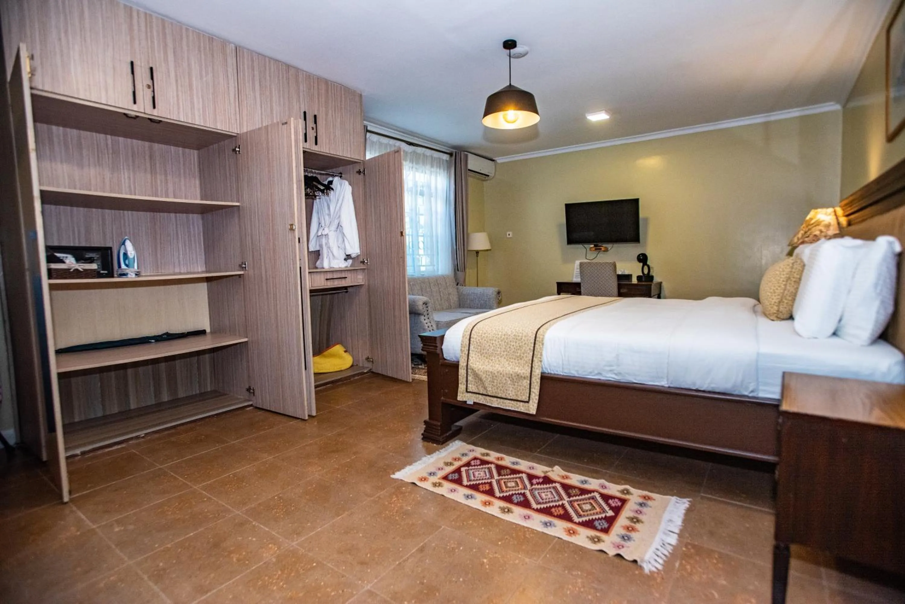 Bed in Cozy Stead Hotel - Garden House, Gigiri