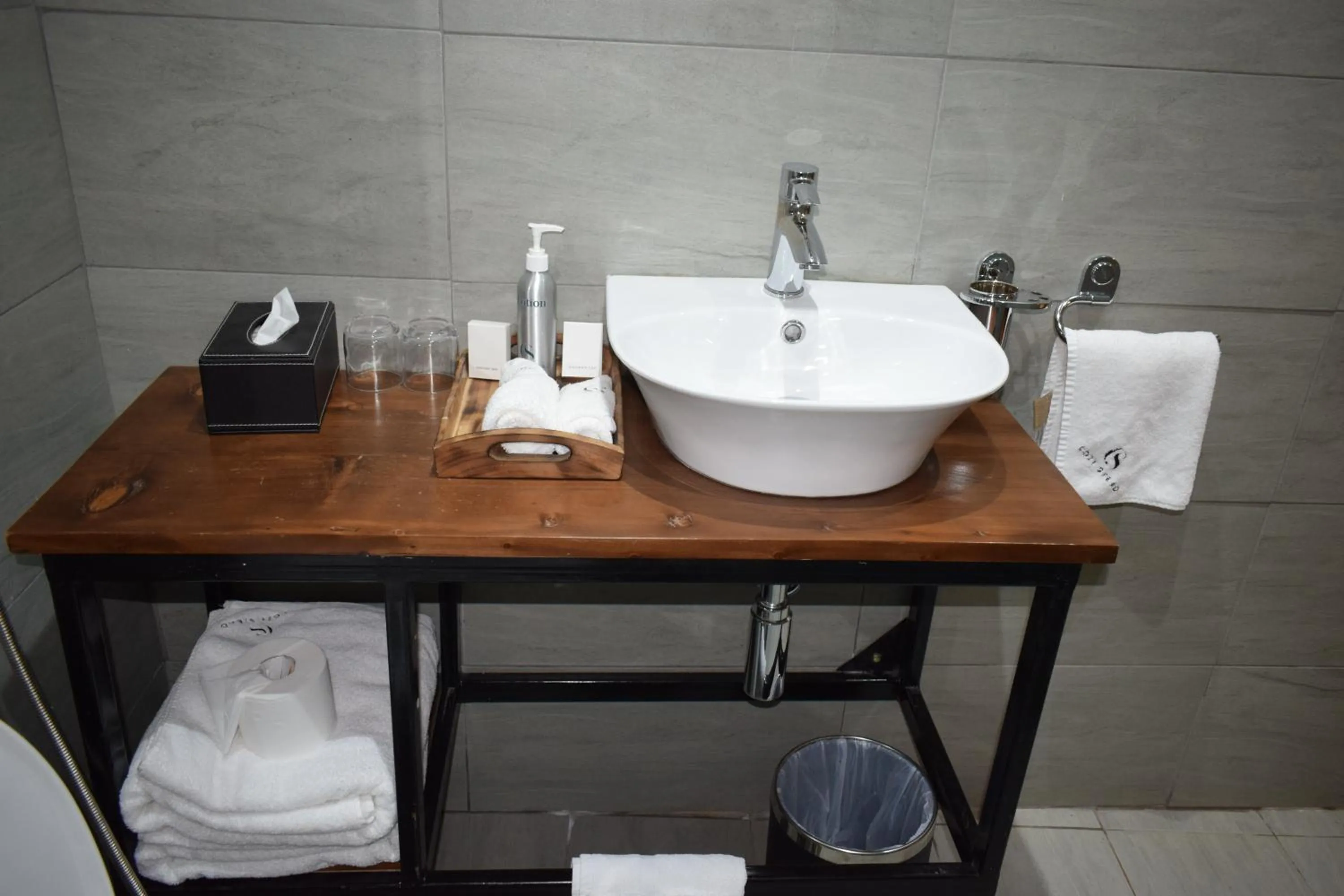 Bathroom in Cozy Stead