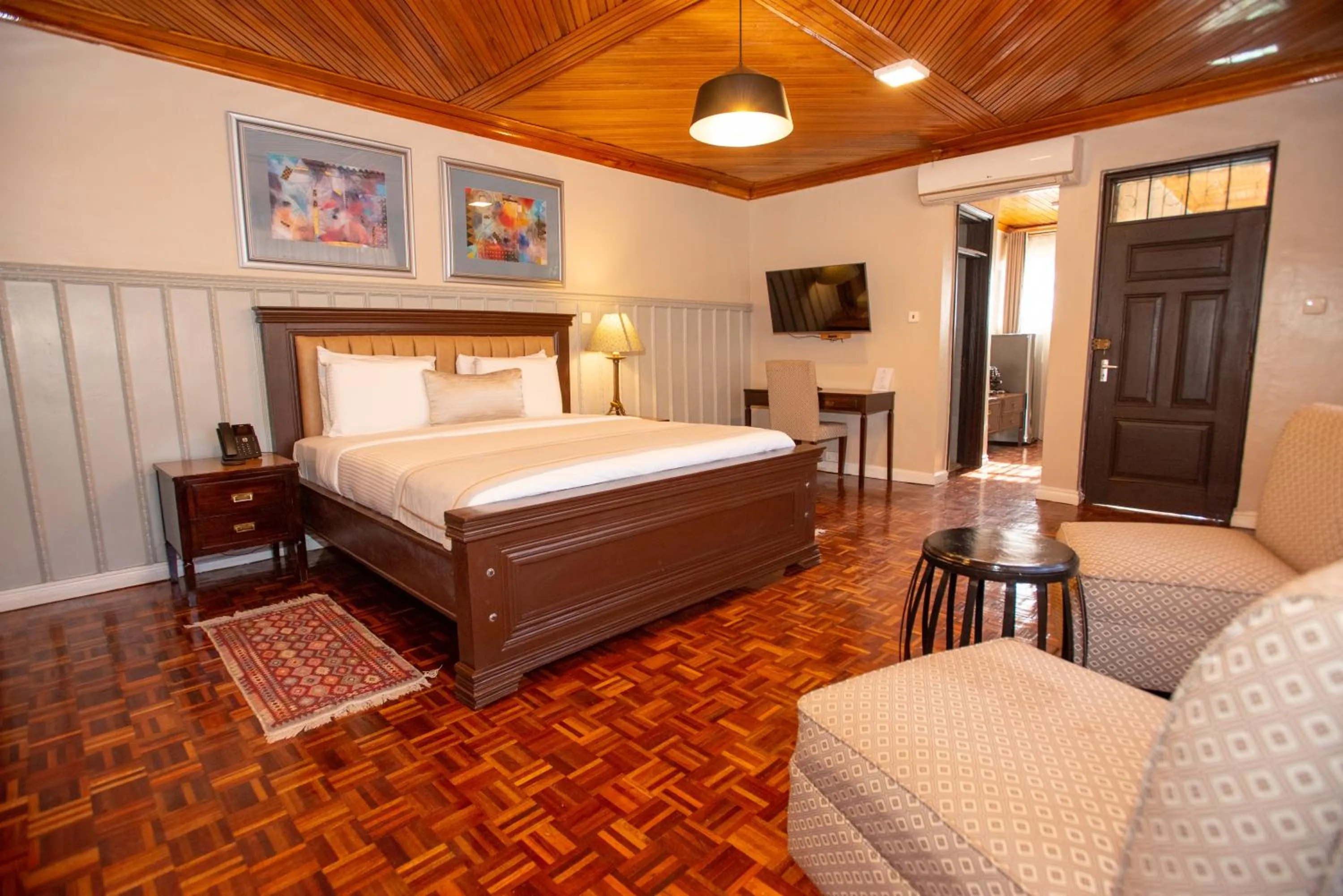 Bed in Cozy Stead Hotel - Garden House, Gigiri